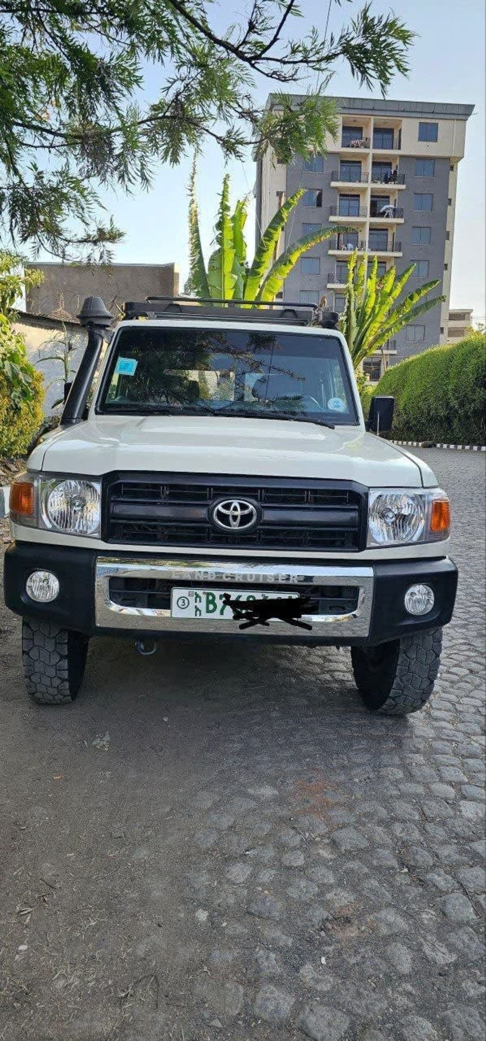2014 Toyota LandCruiser Mark II — photo 2