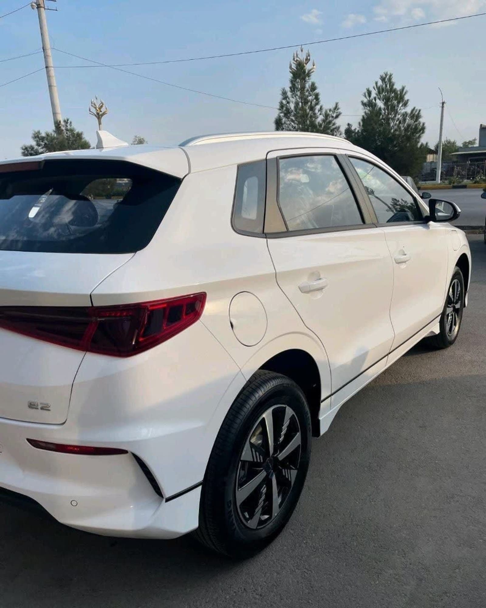 2025 BYD E2 — photo 3