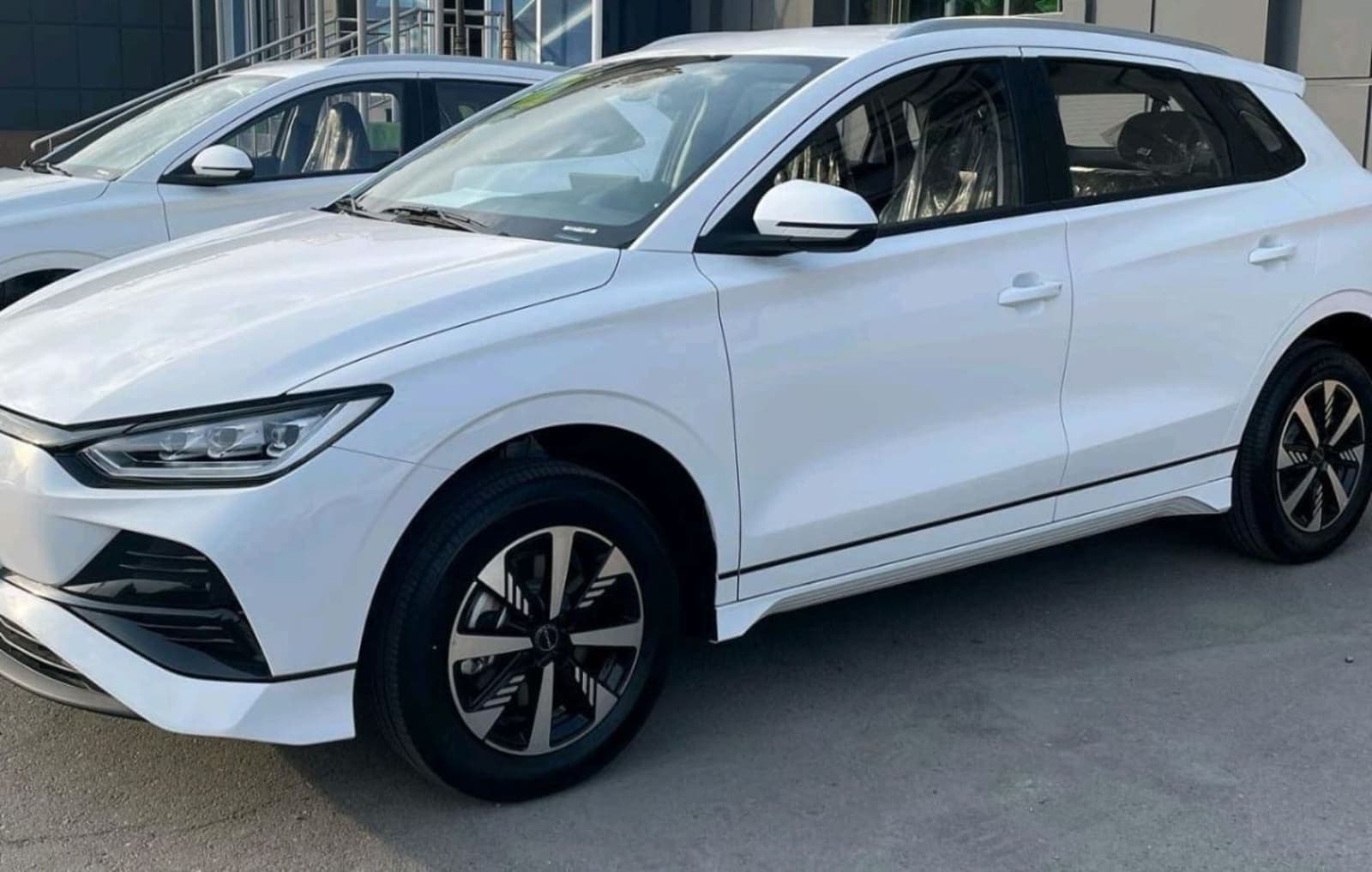 2025 BYD E2 — photo 4