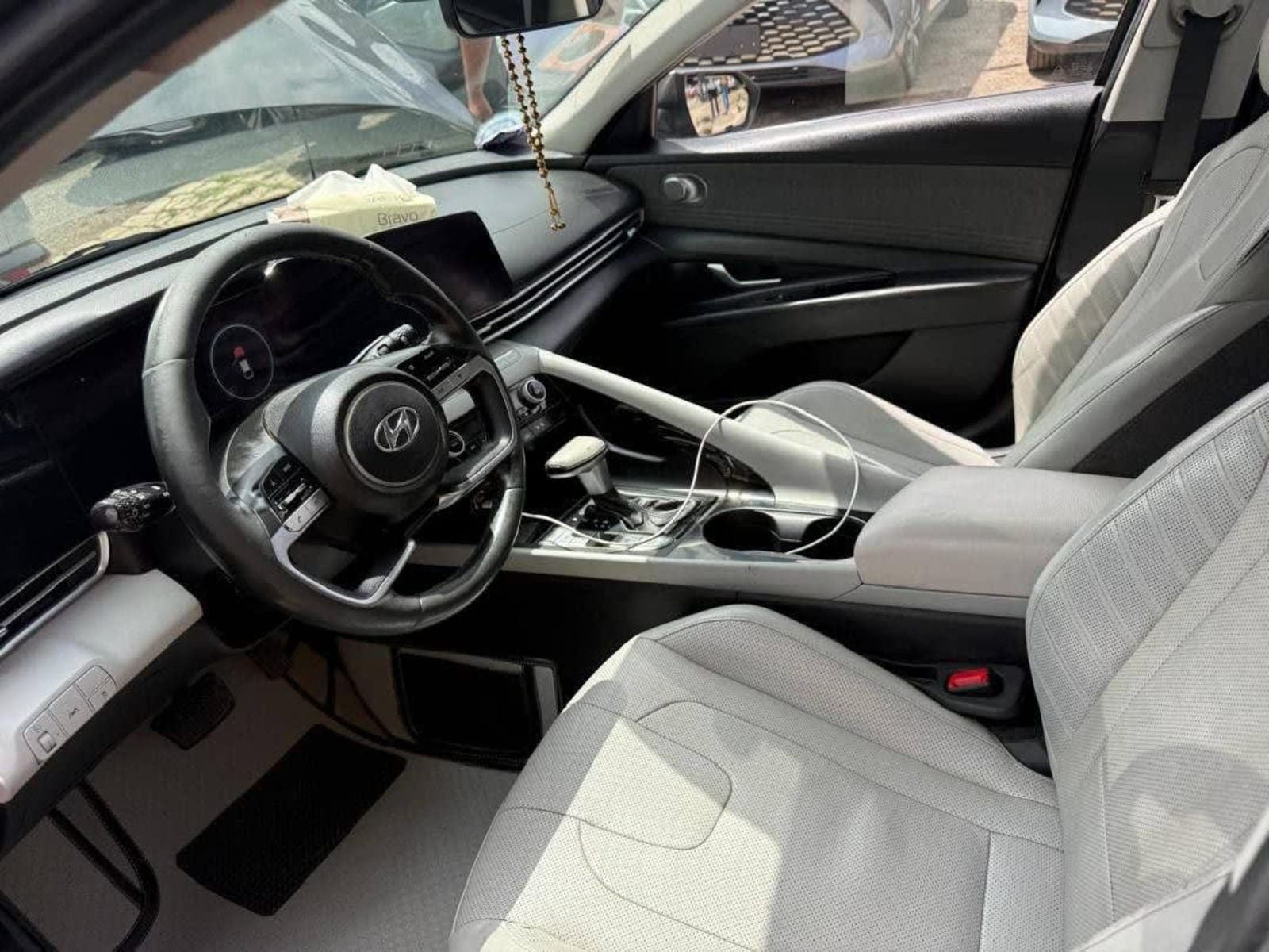 2021 Hyundai Avante — photo 2