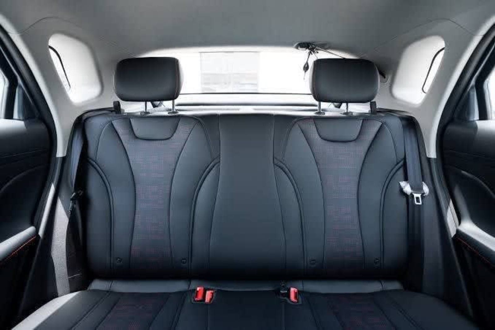 2025 BYD E2 — photo 4
