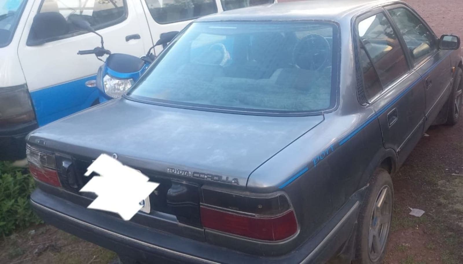 1990 Toyota Corolla DX — photo 4