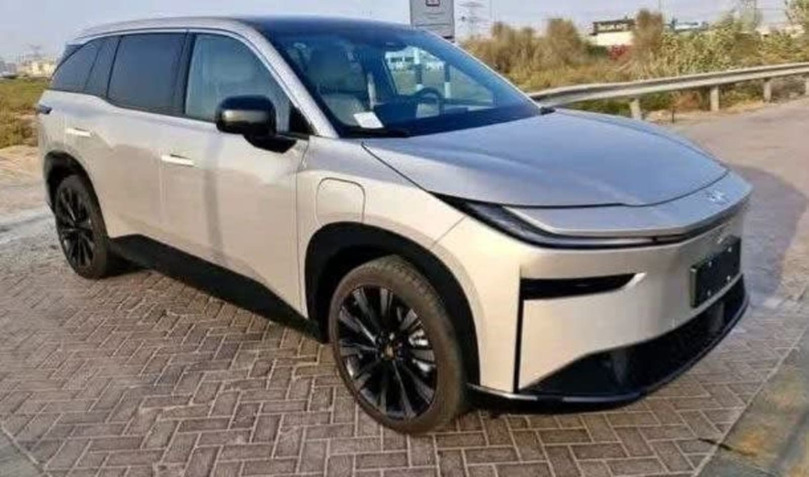 2025 Toyota bz3x.max — photo 6
