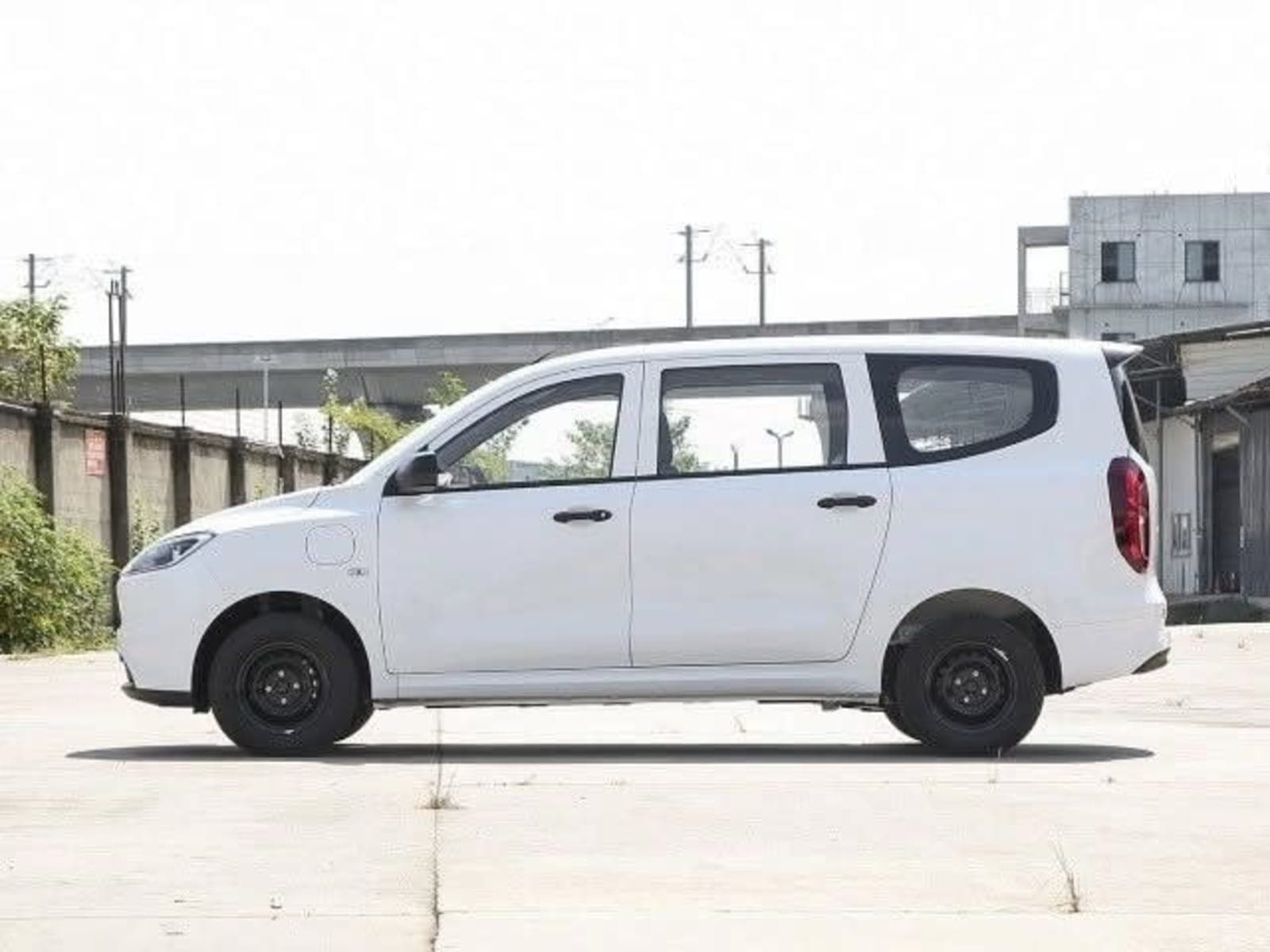 2025 WULING HONGGUANG EV — photo 6