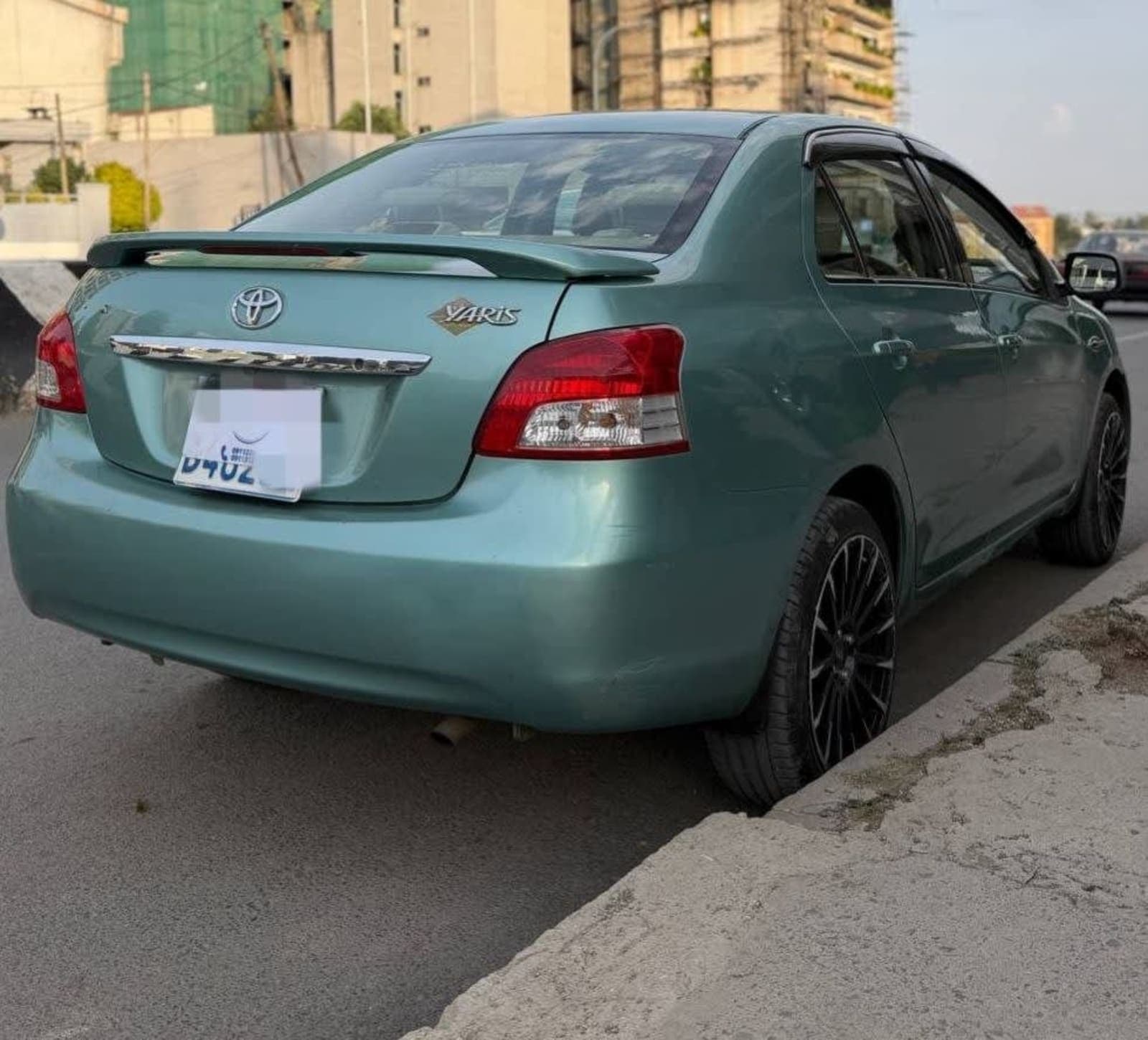 2008 Toyota Belta — photo 2