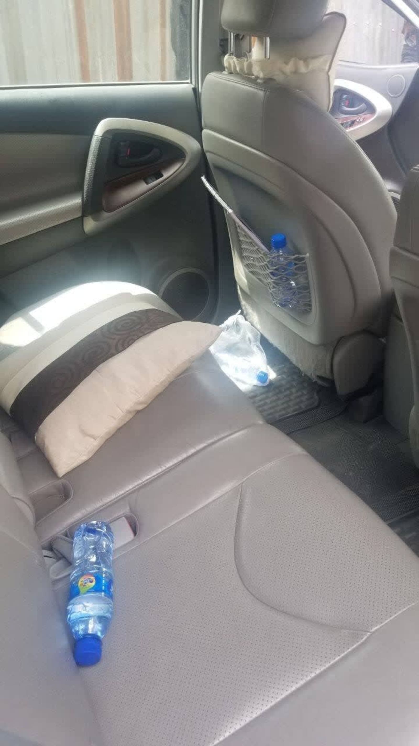 2012 Toyota Rava 4 — photo 2