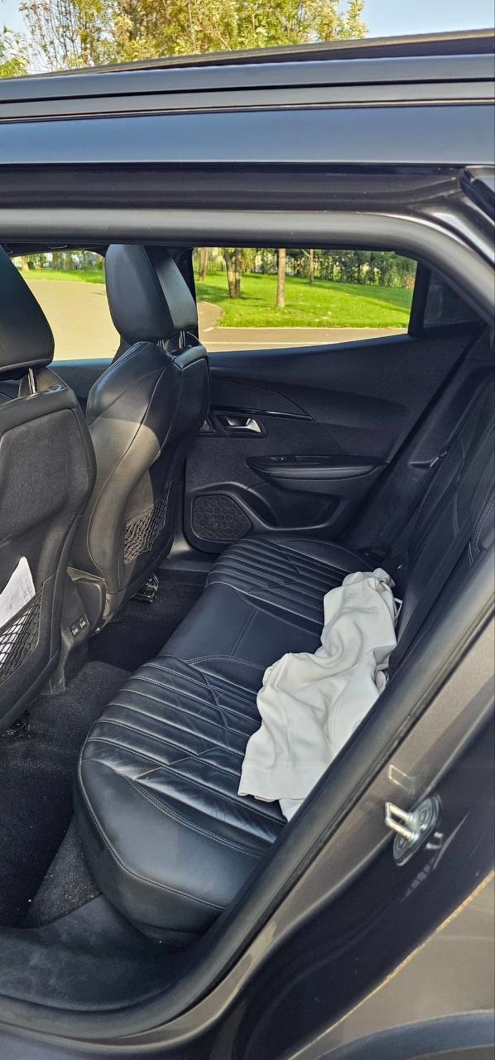 2022 Peugeot 2008 GT line — photo 2