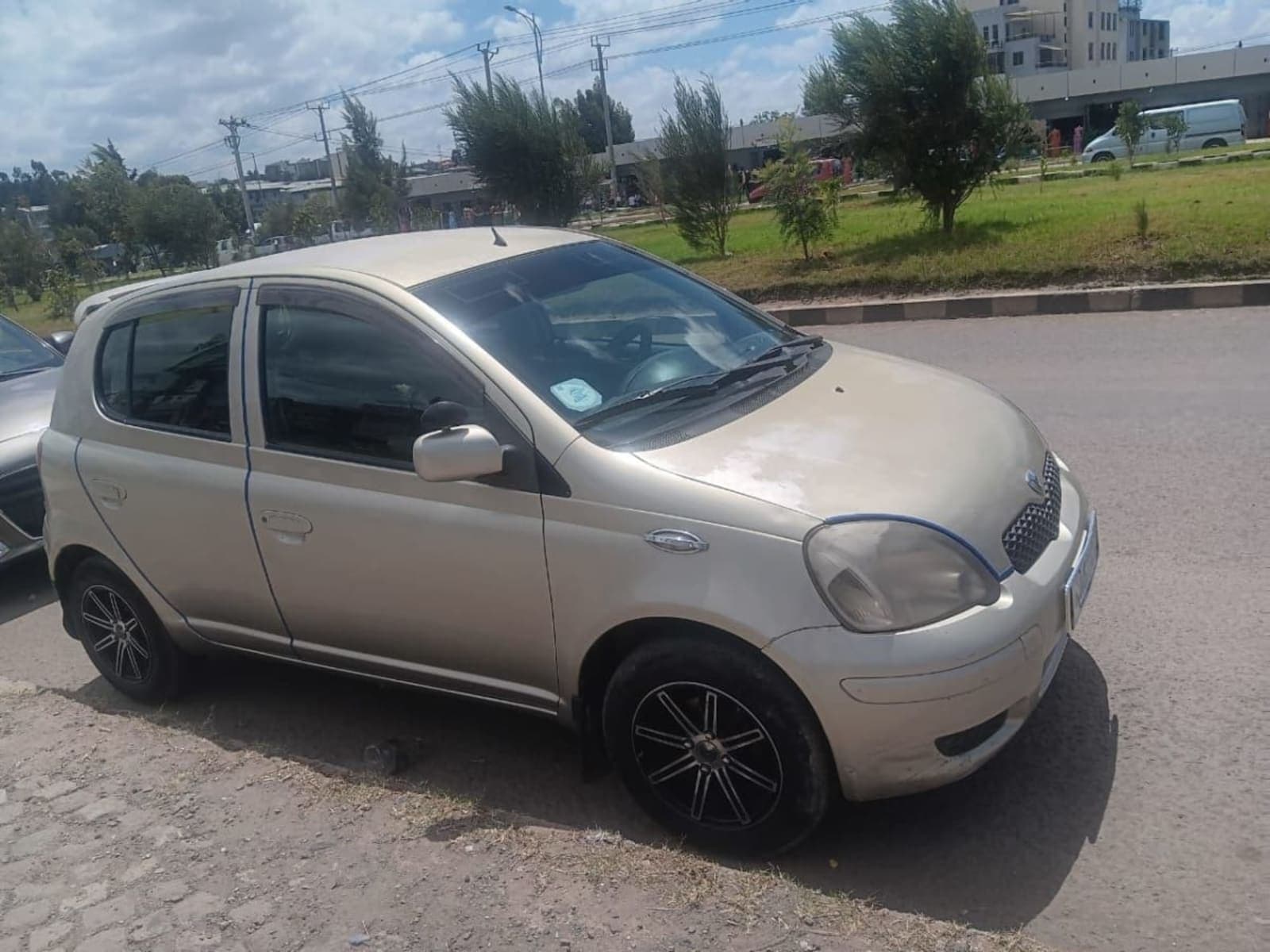 2003 Toyota Vitz — photo 3
