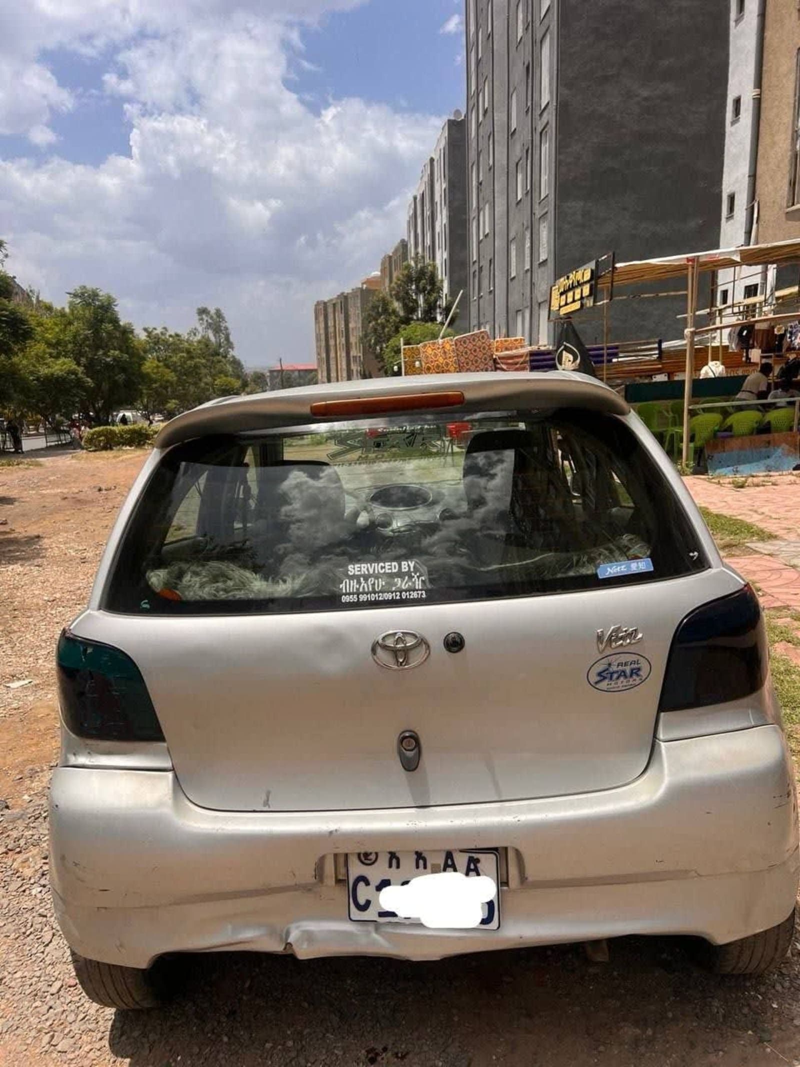 2001 Toyota Vitz — photo 2