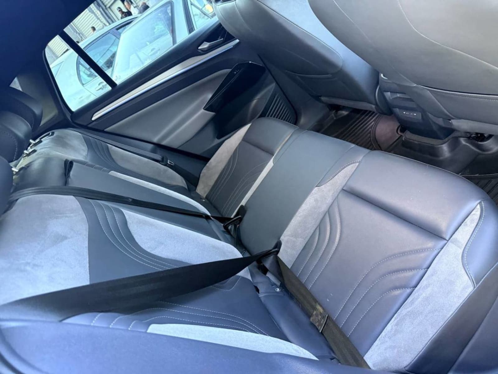 2023 VOLKSWAGEN ID.4 Crozz Pro EV — photo 3
