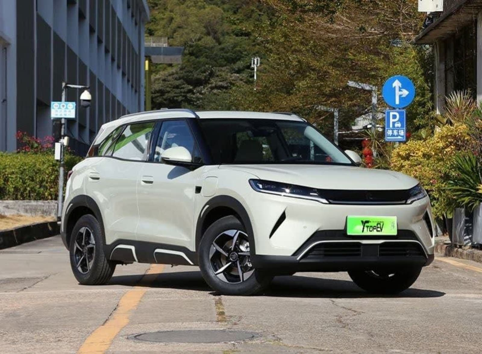 2025 BYD Yuan Up — photo 5