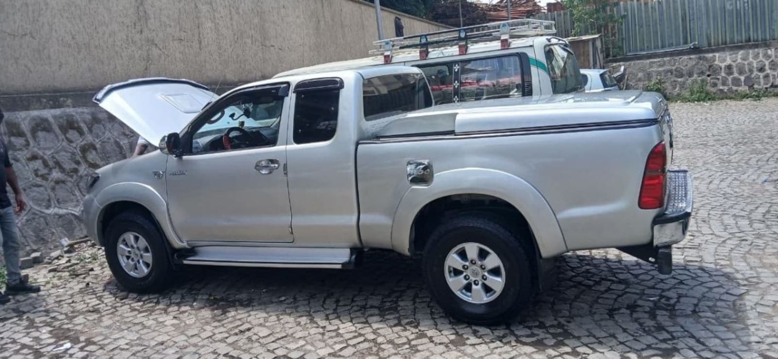 2011 Toyota Hilux — photo 3