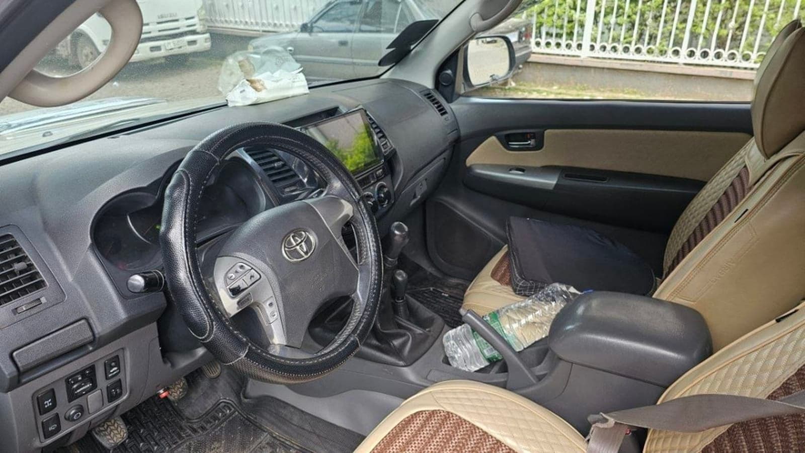 2013 Toyota Hilux — photo 2
