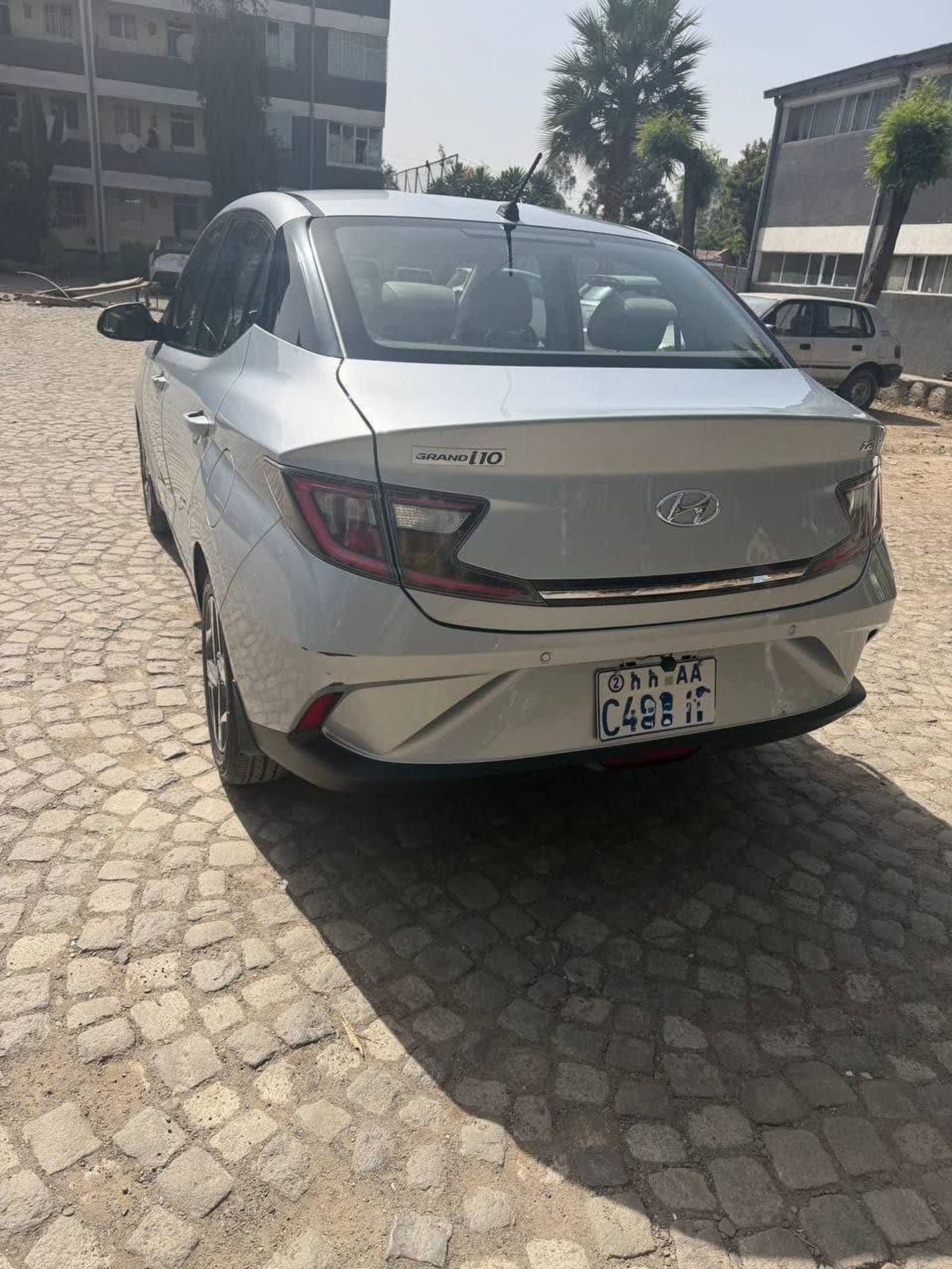 2022 Hyundai Grand i10 — photo 3