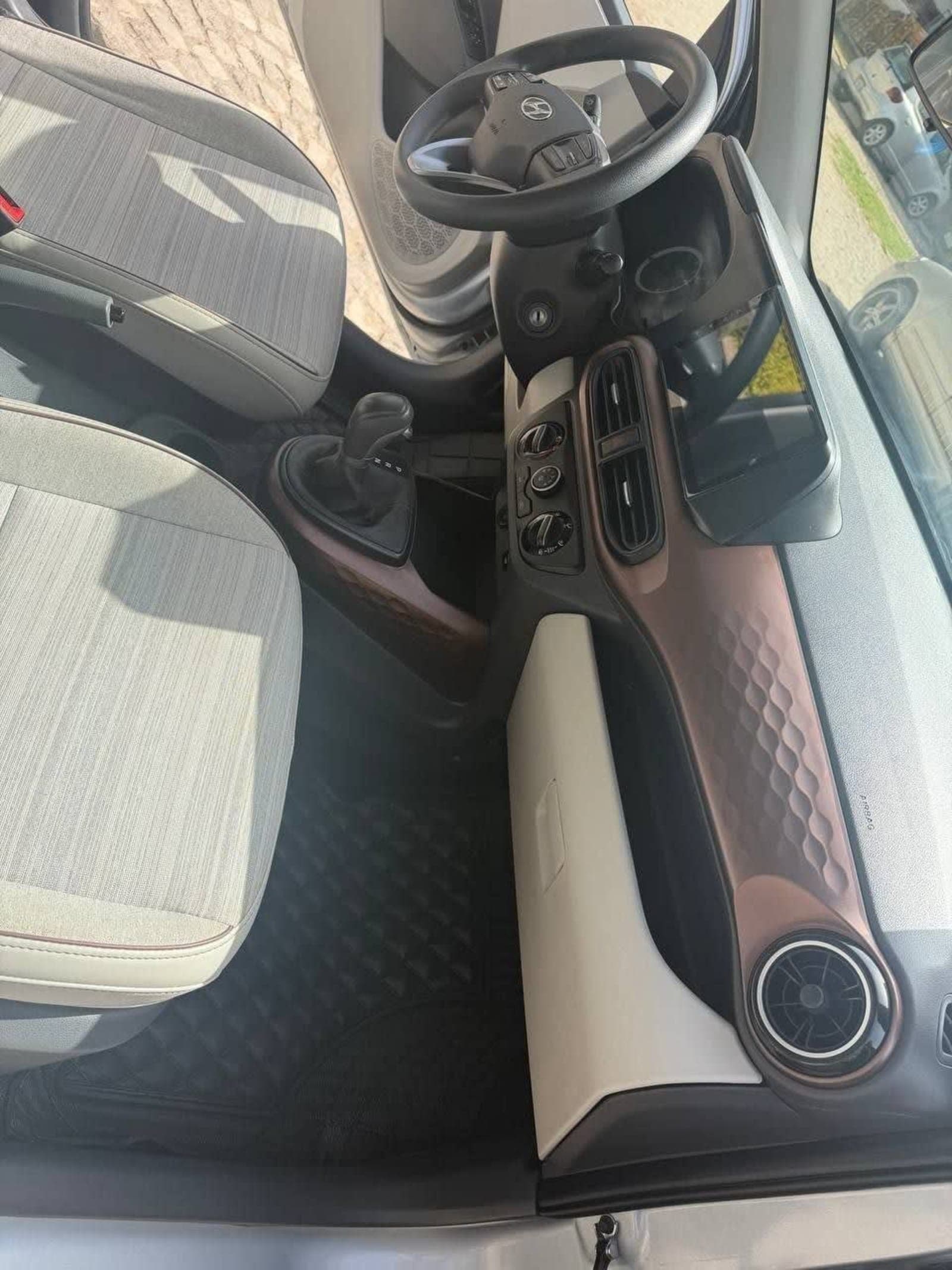 2022 Hyundai Grand i10 — photo 6