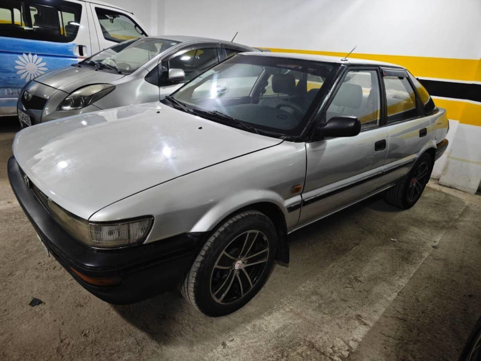 1991 Toyota hatchback โ photo 2