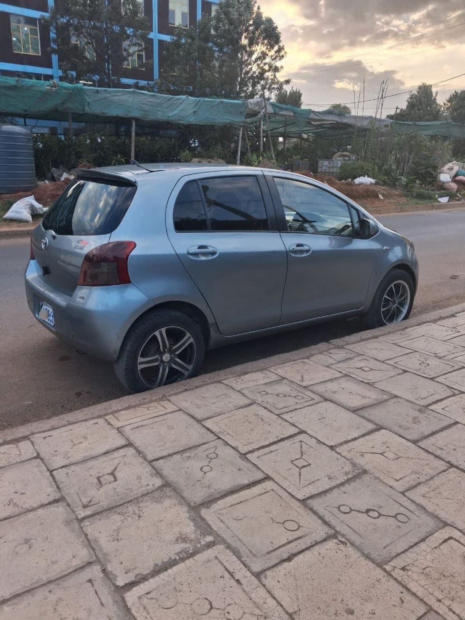 2007 Toyota compact — photo 5