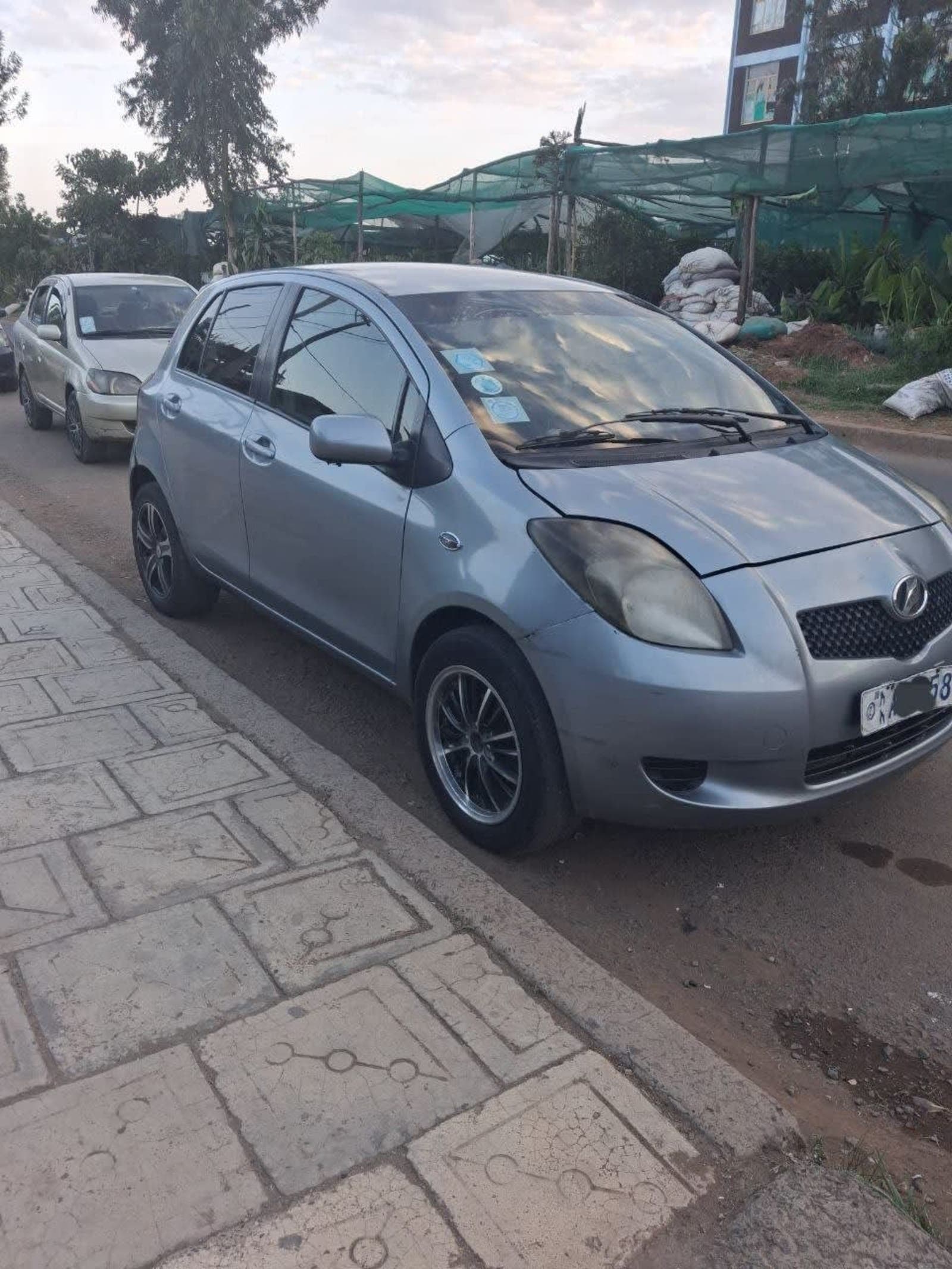 2007 Toyota compact — photo 7