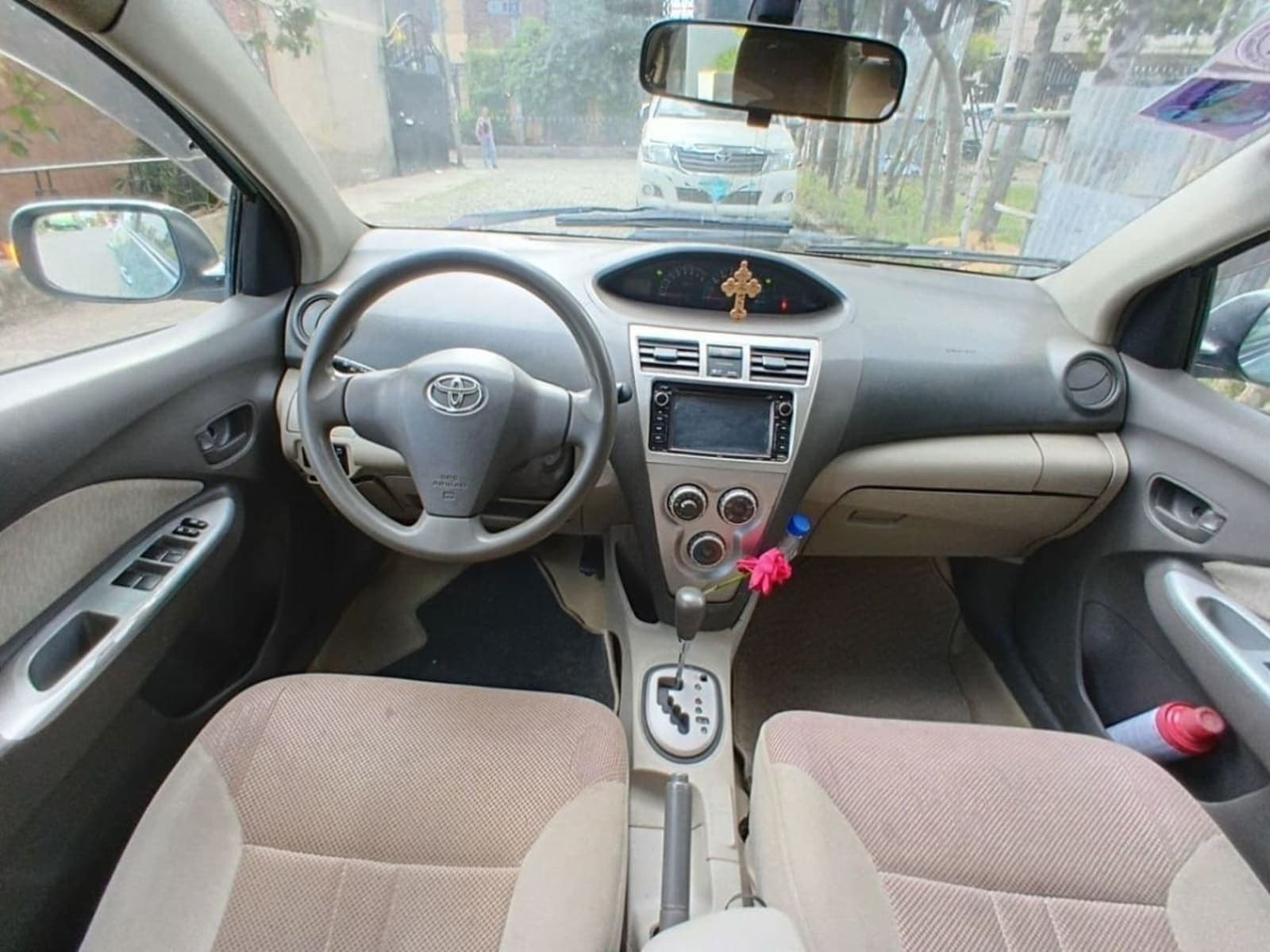 2010 Toyota Yaris Belta — photo 5
