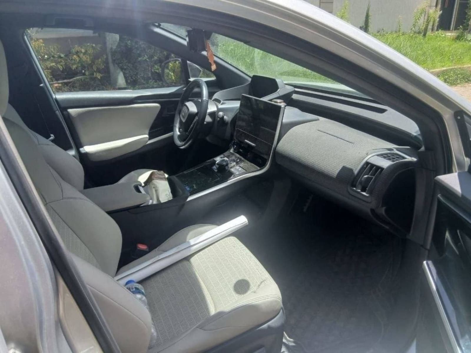2022 TOYOTA Bz4x 2WD — photo 4