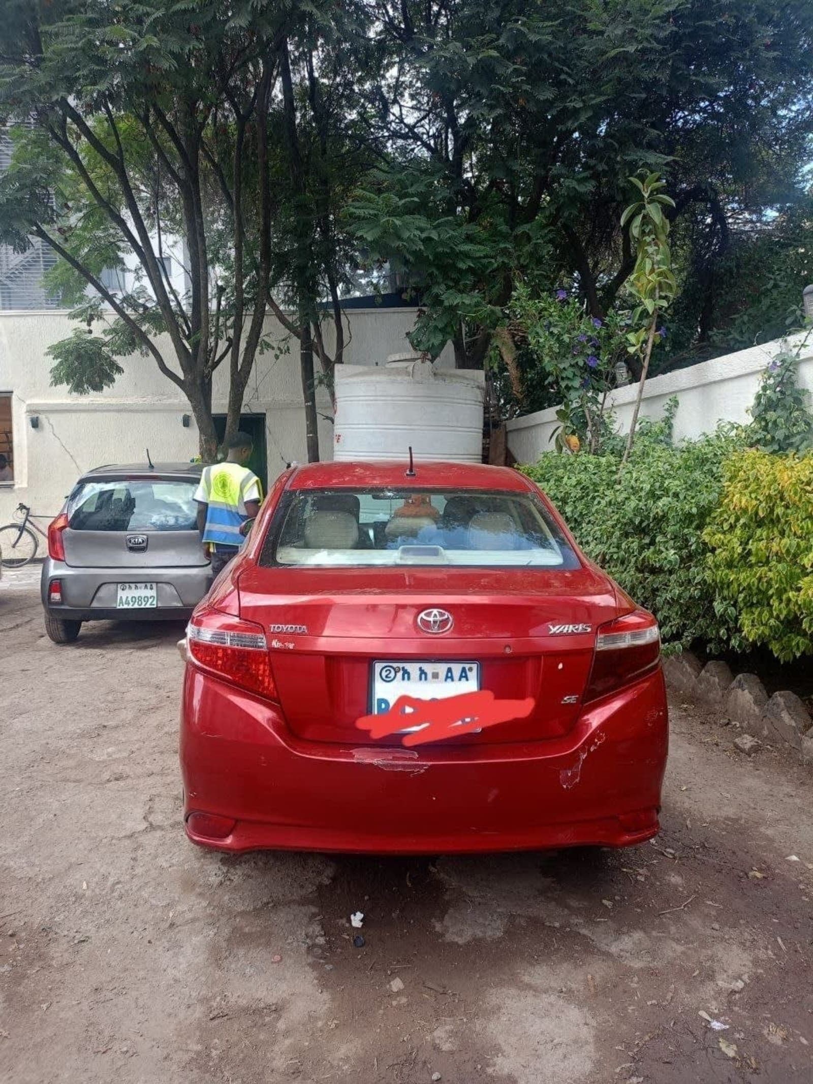 2014 Toyota Yaris Sedan — photo 2