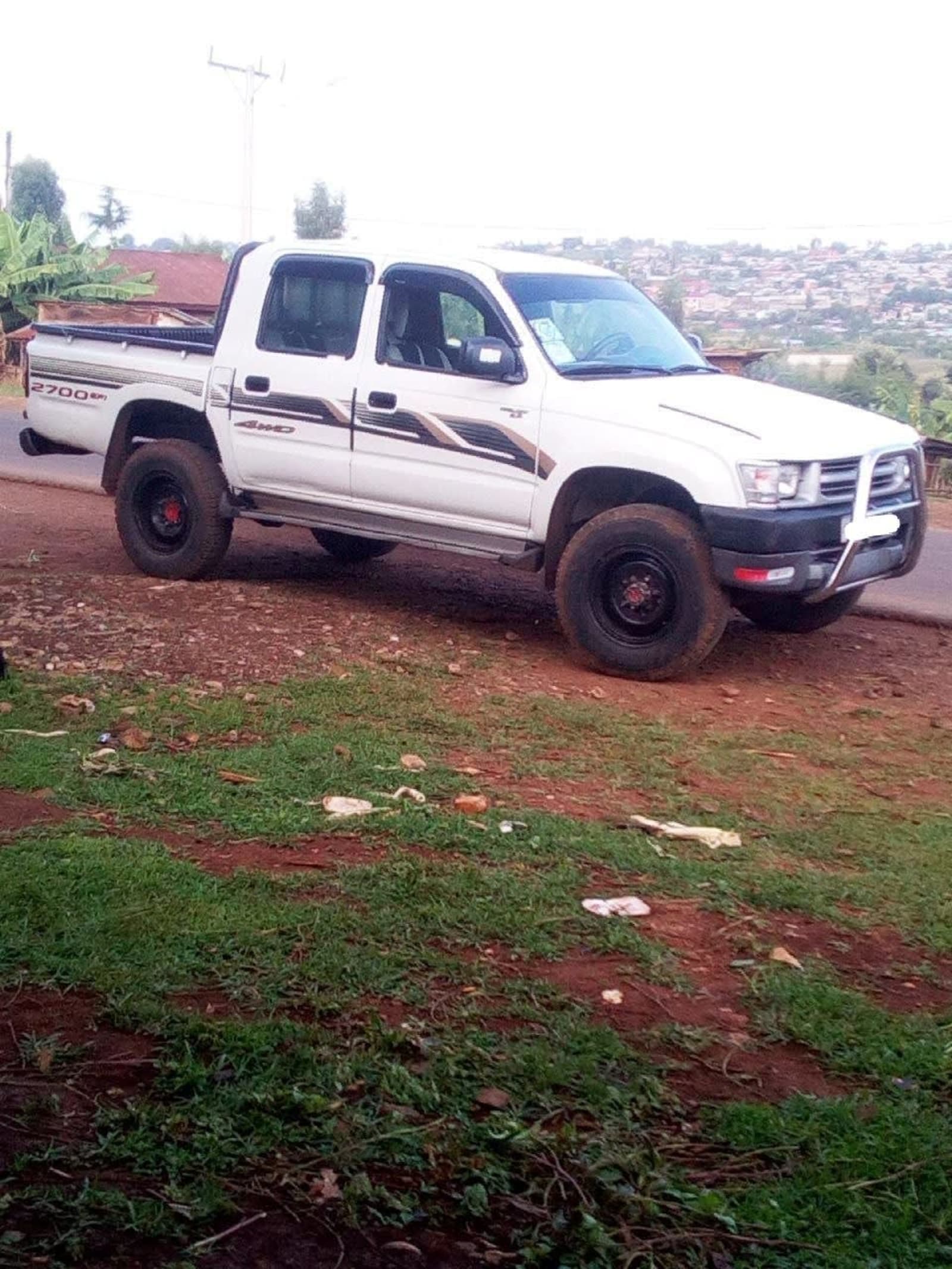2002 Toyota Hilux 3L double cap — photo 2