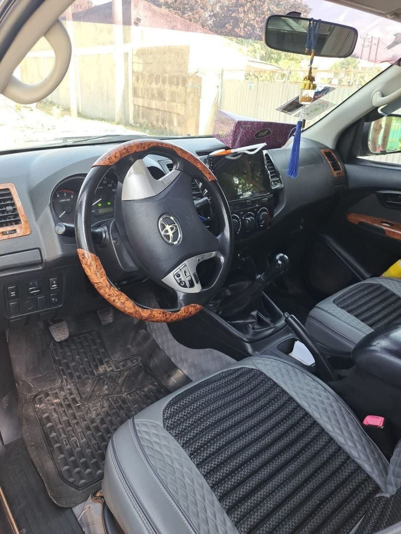 2015 Toyota Hilux Extra Cab — photo 3
