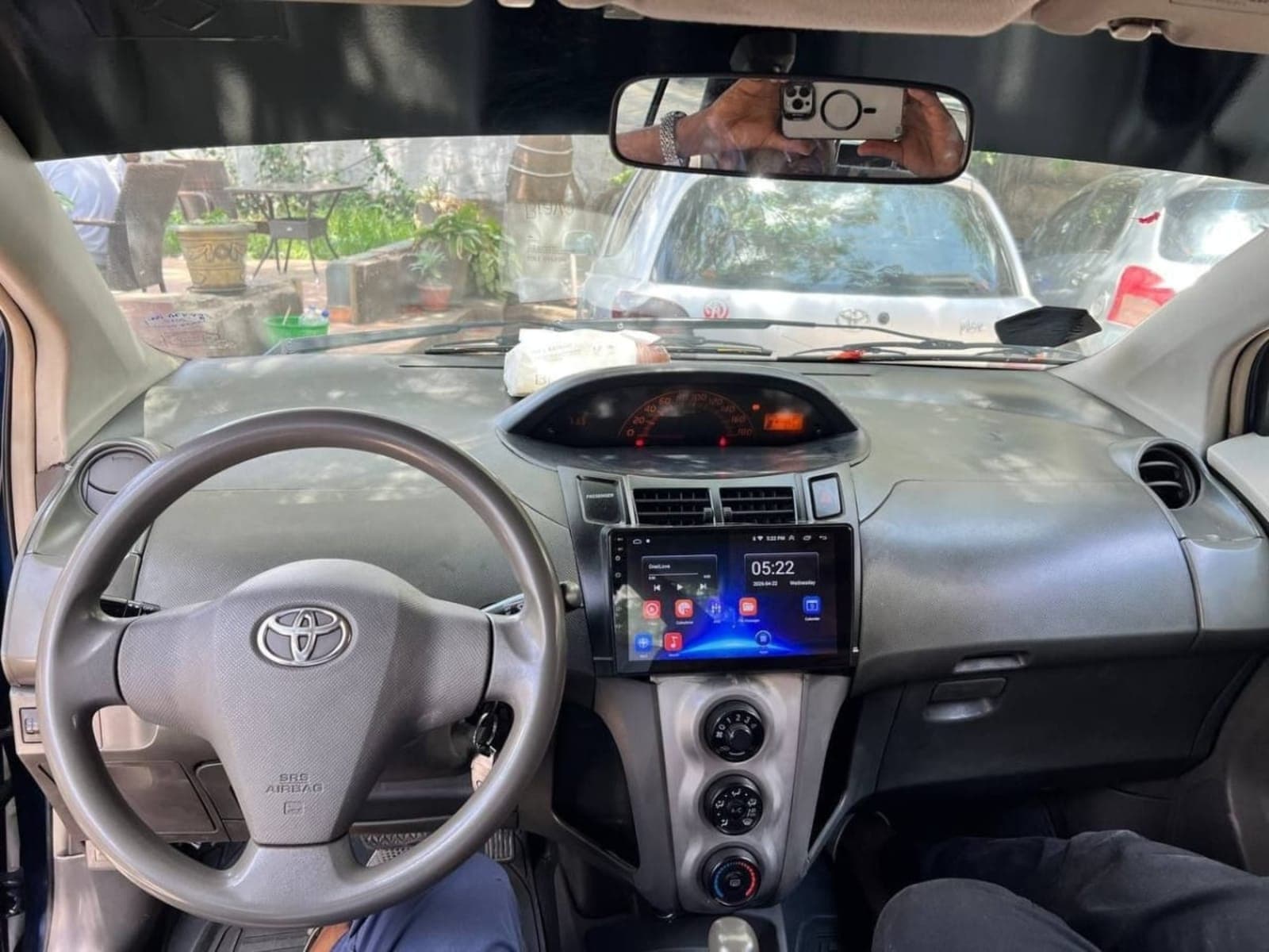 2010 Toyota Yaris Compact — photo 3