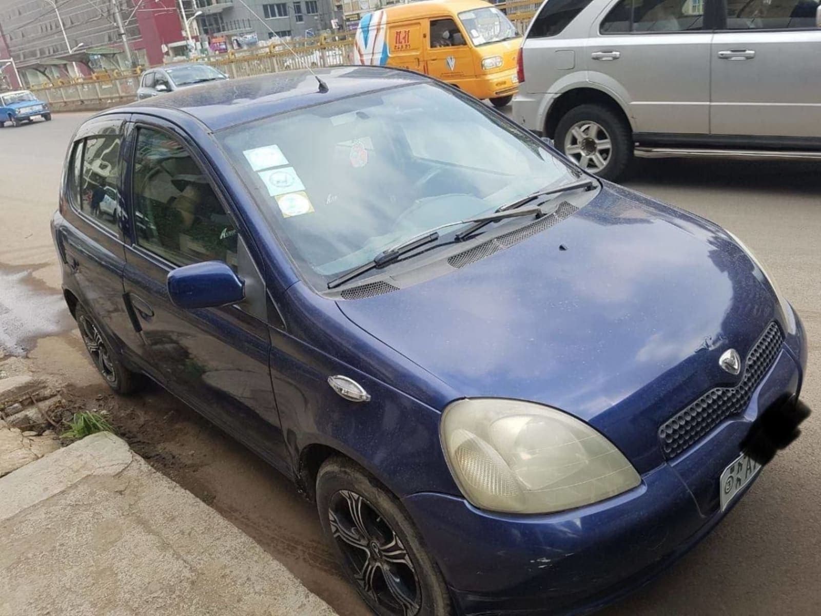2000 Toyota Vitz — photo 2
