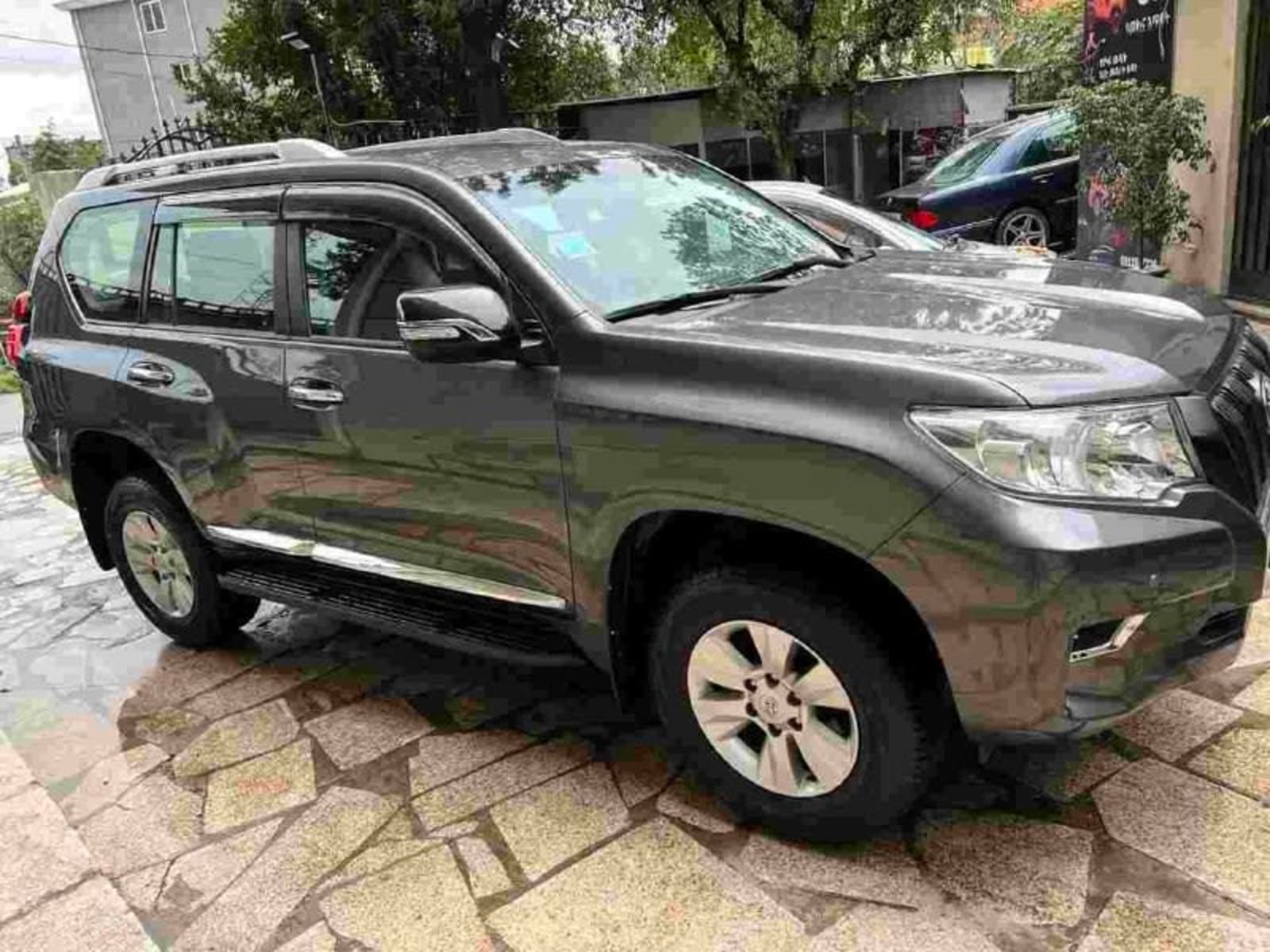 2020 Toyota Landcruiser Prado โ photo 2