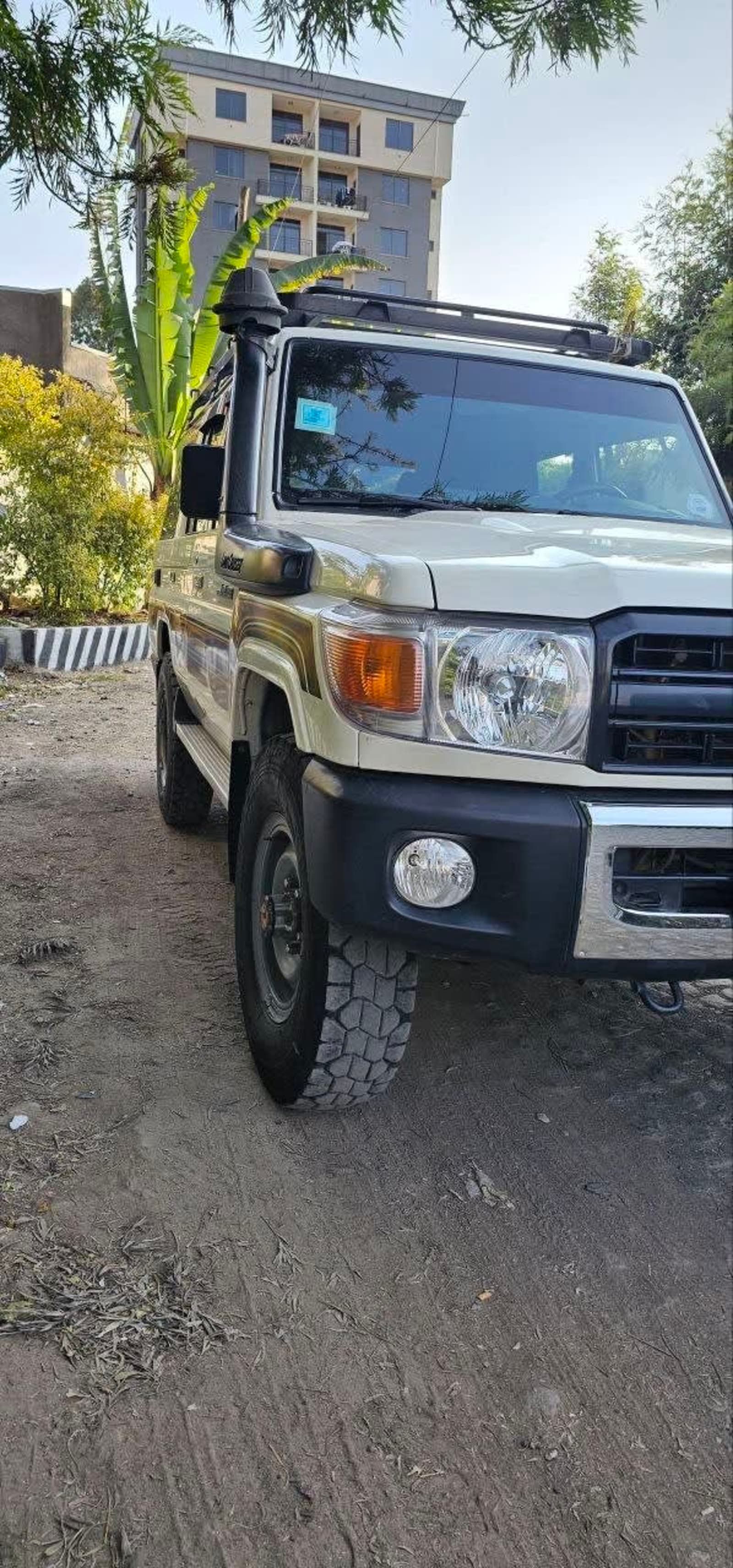 2014 Toyota Land Cruiser Mark II Hardtop — photo 4