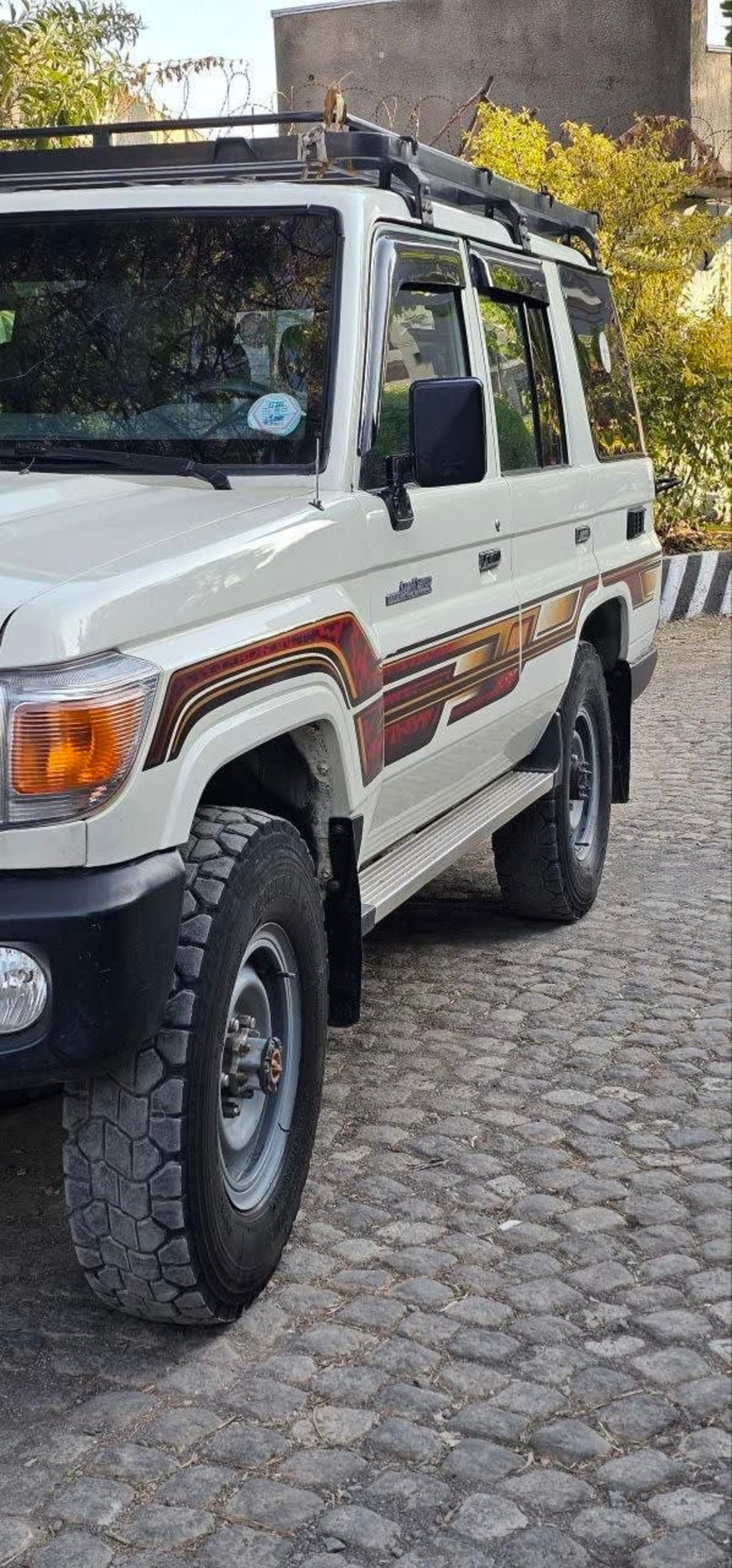 2014 Toyota Land Cruiser Mark II Hardtop — photo 5