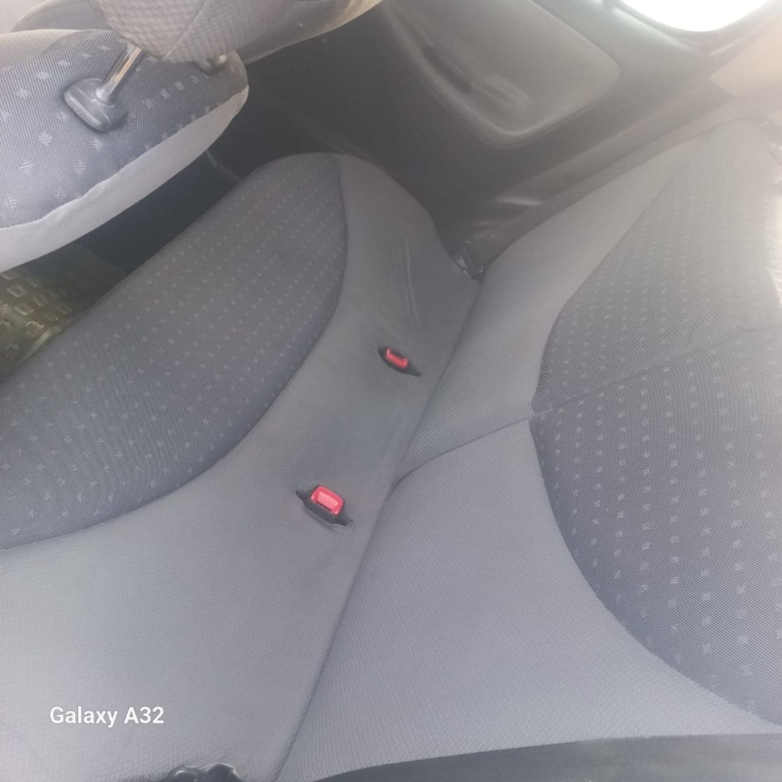 2004 Toyota Vitz — photo 8