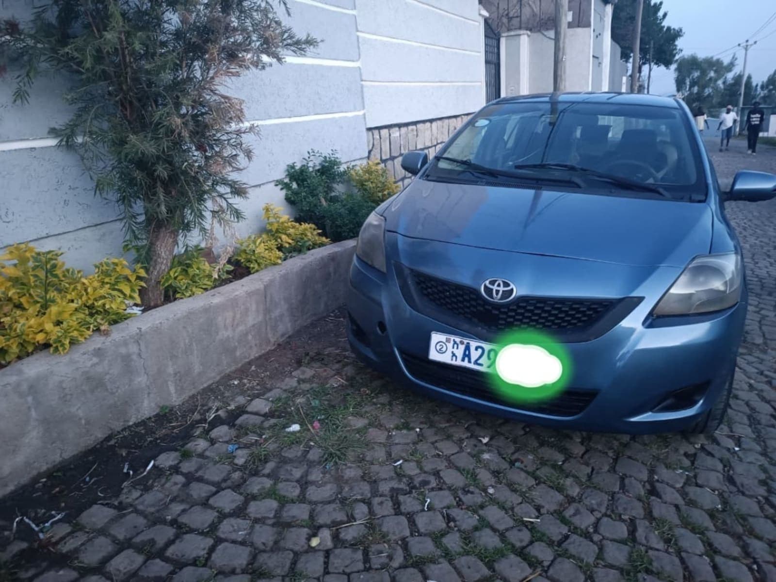 2009 Toyota Yaris Sedan — photo 1