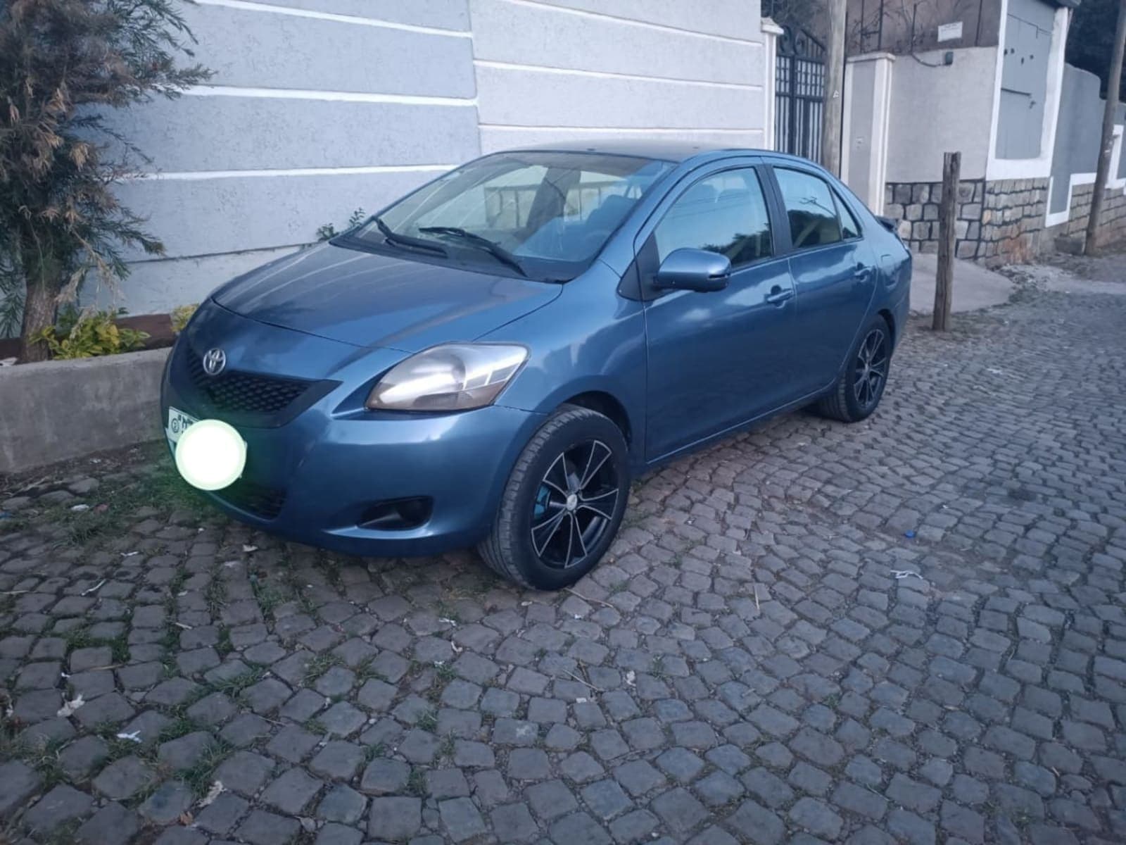 2009 Toyota Yaris Sedan — photo 6