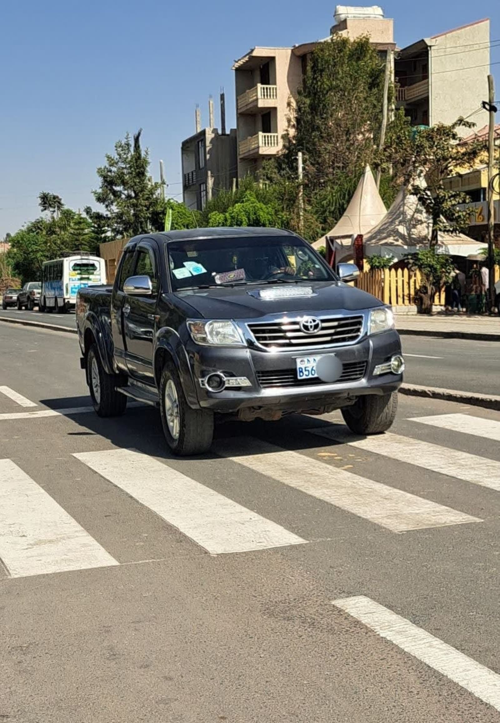 2015 Toyota King Cab Hilux — photo 8