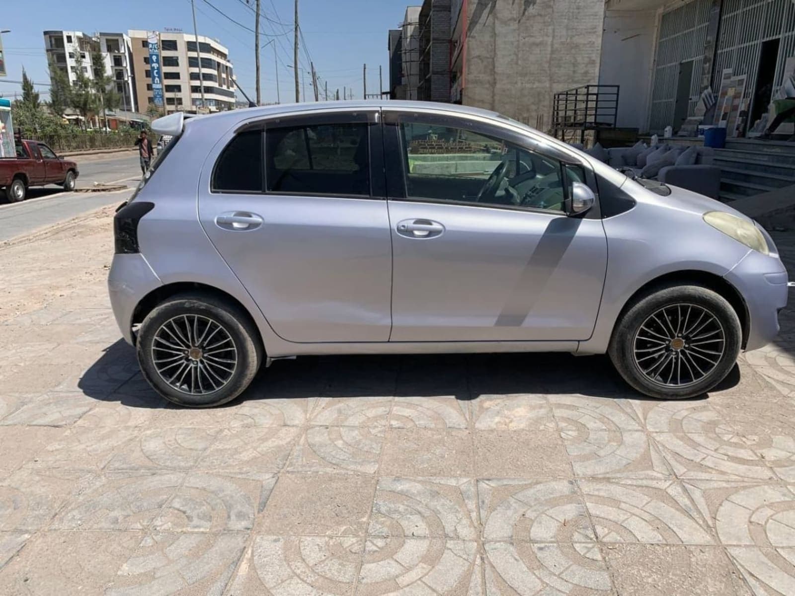 2008 Toyota Yaris compact — photo 4