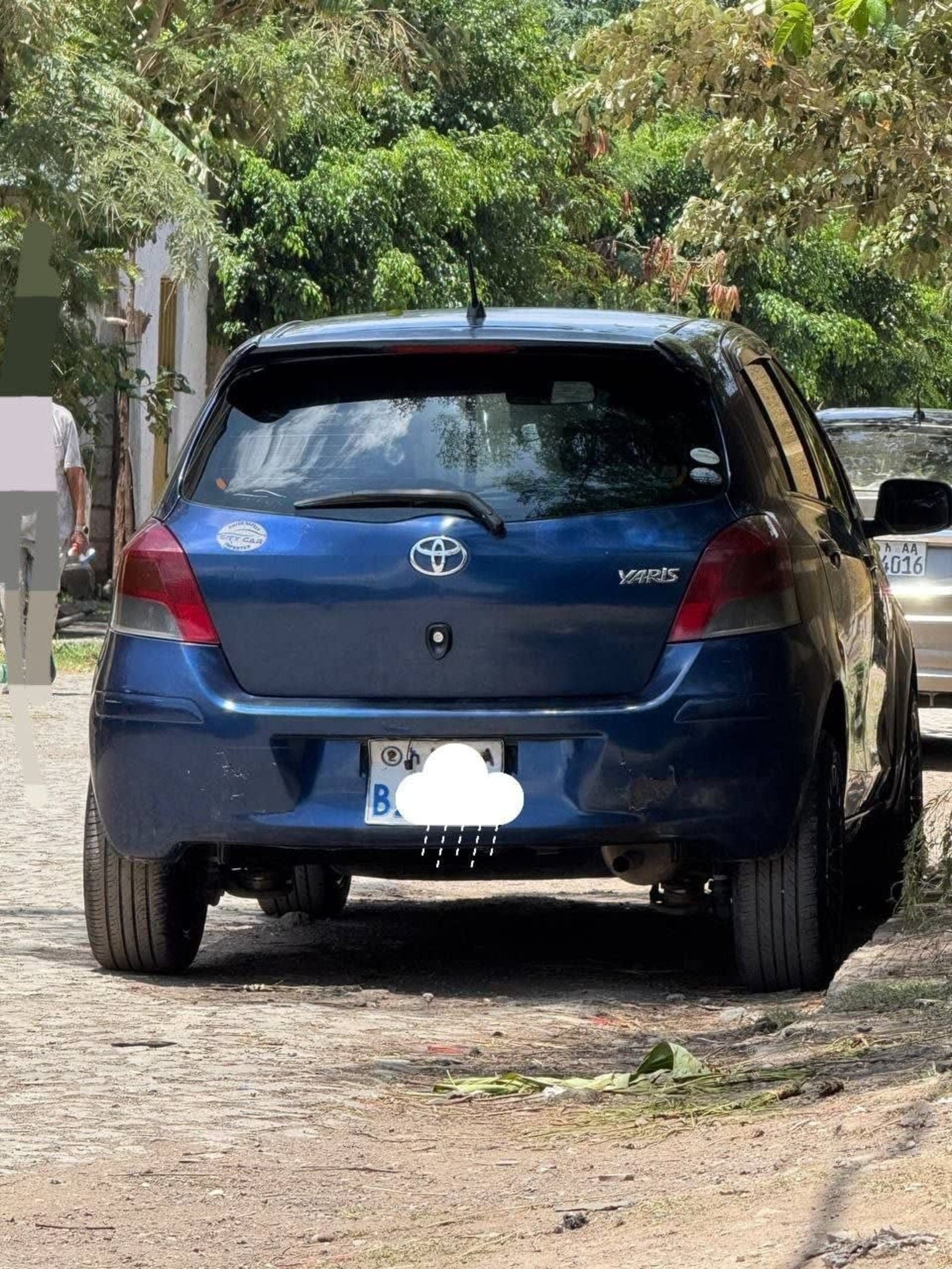 2010 Toyota Yaris compact — photo 4