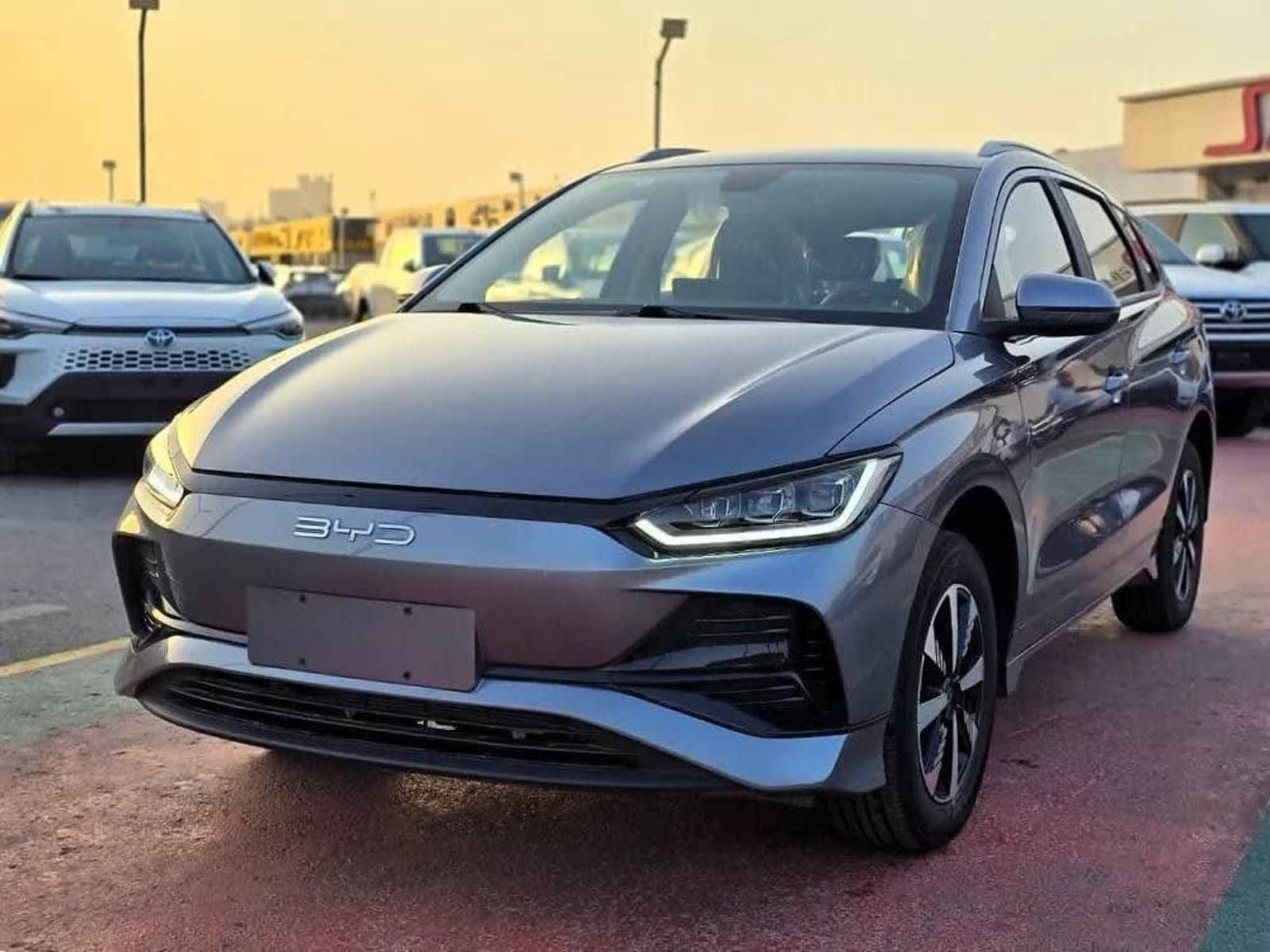 2025 BYD E2 — photo 4