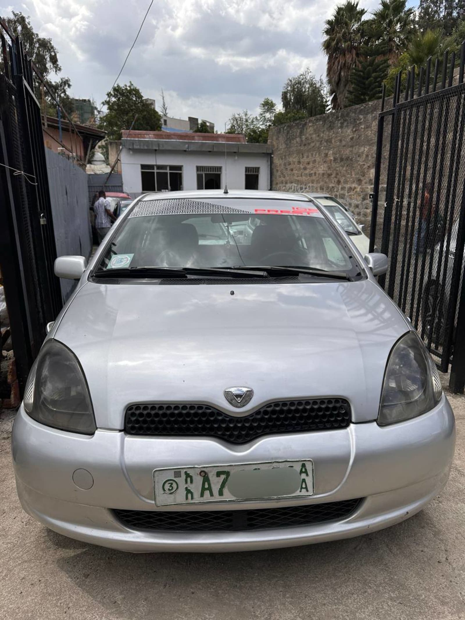 2001 Toyota Vitz