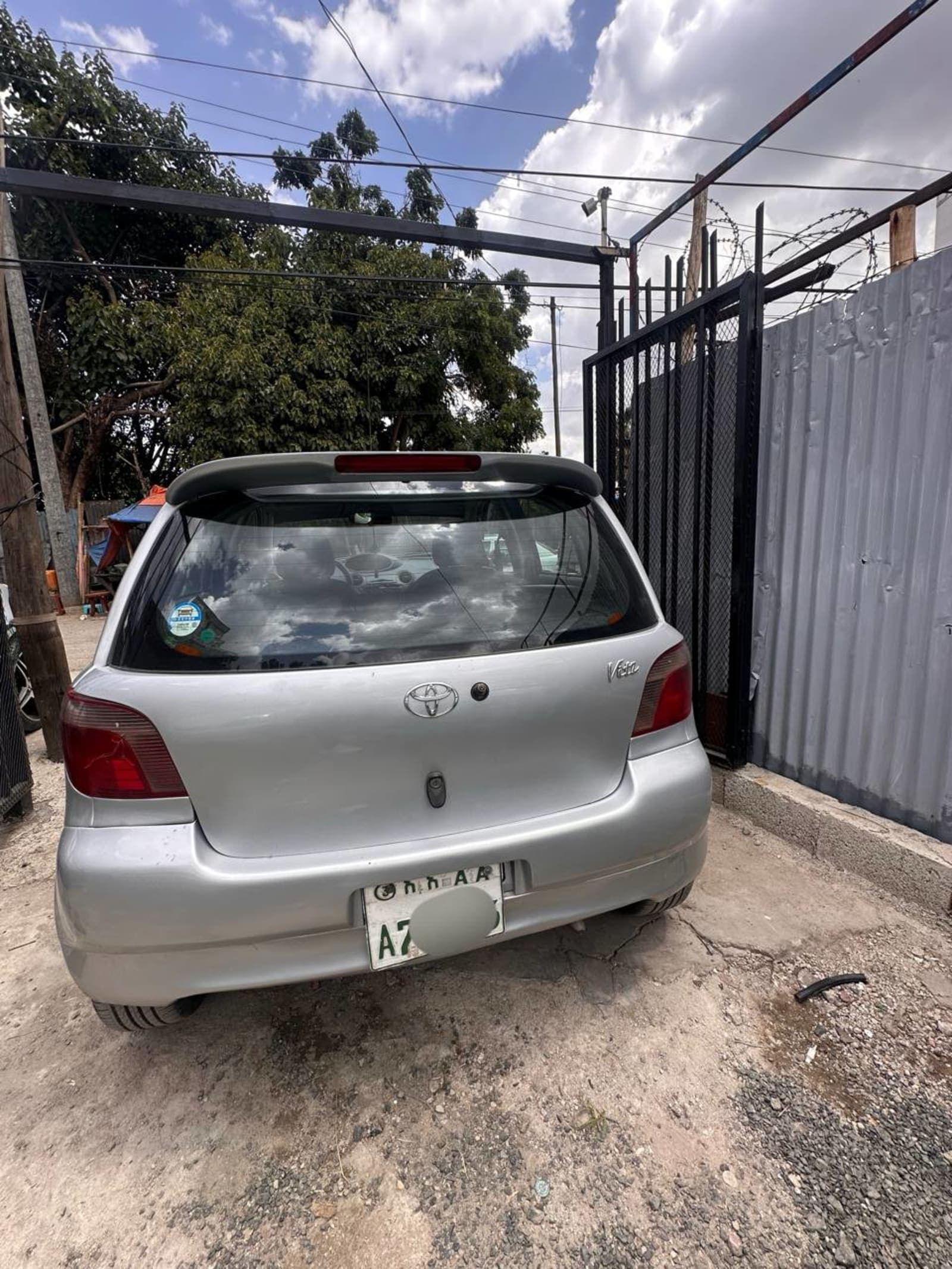 2001 Toyota Vitz — photo 3