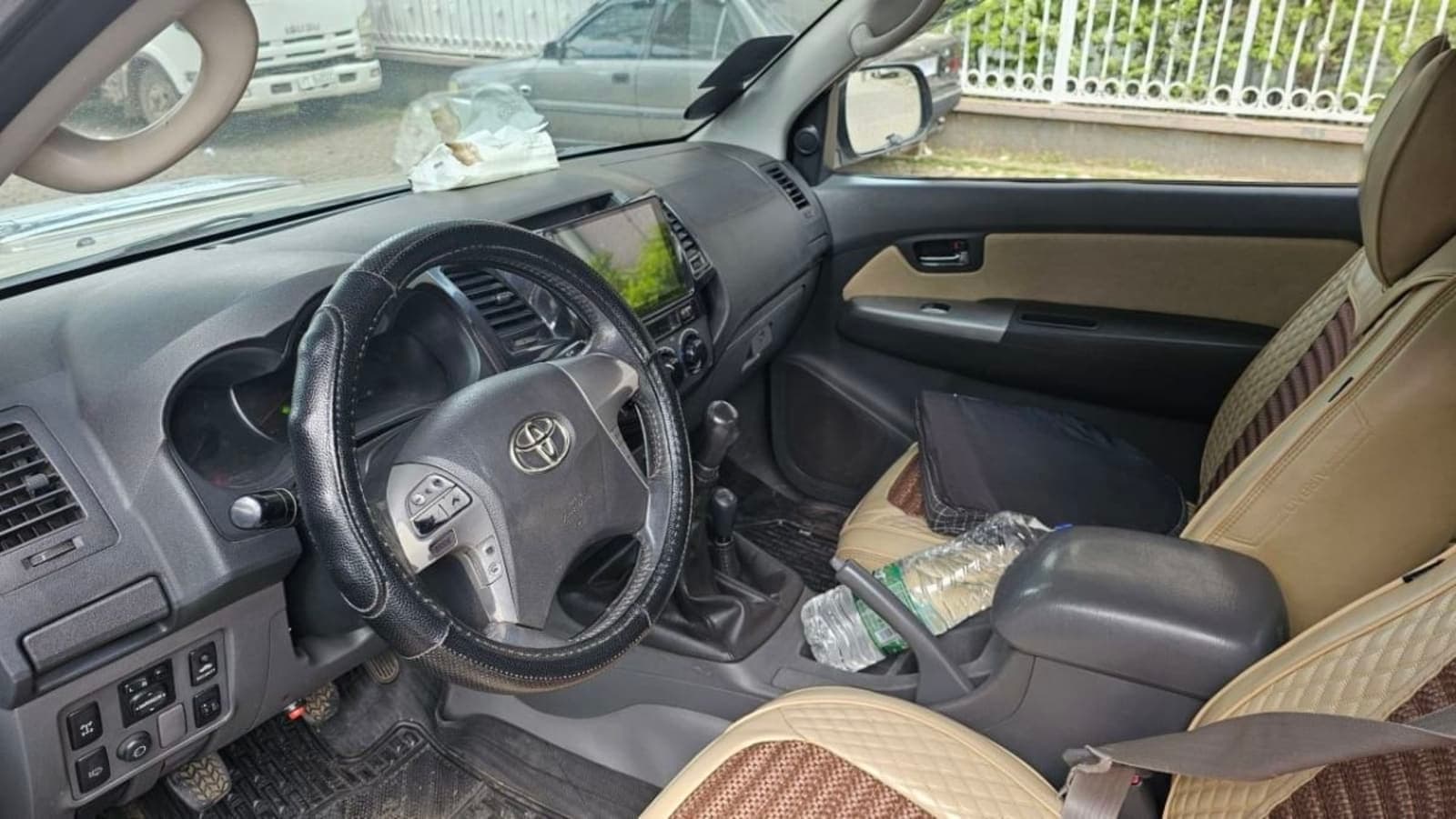 2013 Toyota Hilux — photo 8