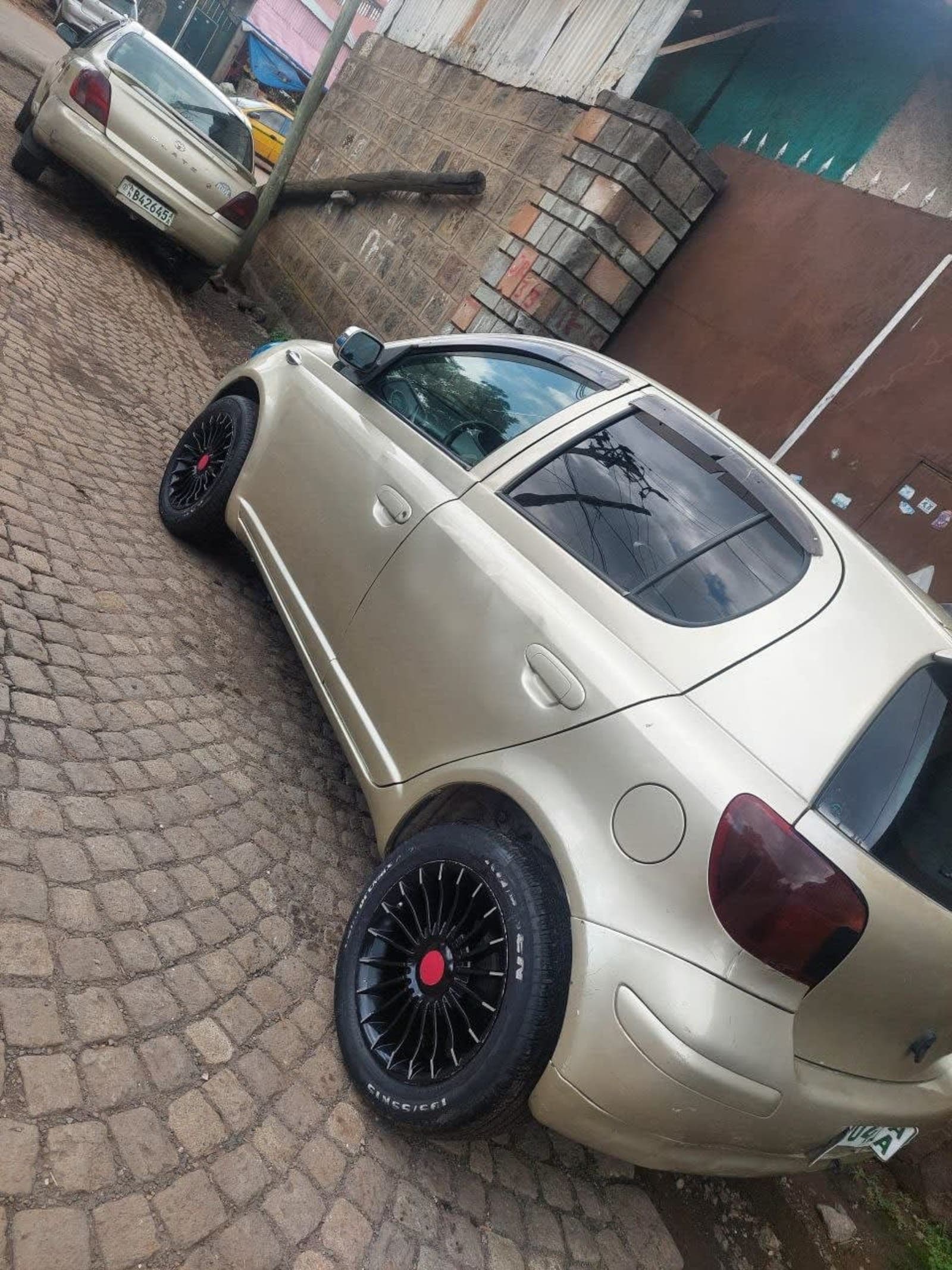 2004 Toyota Vitz — photo 5