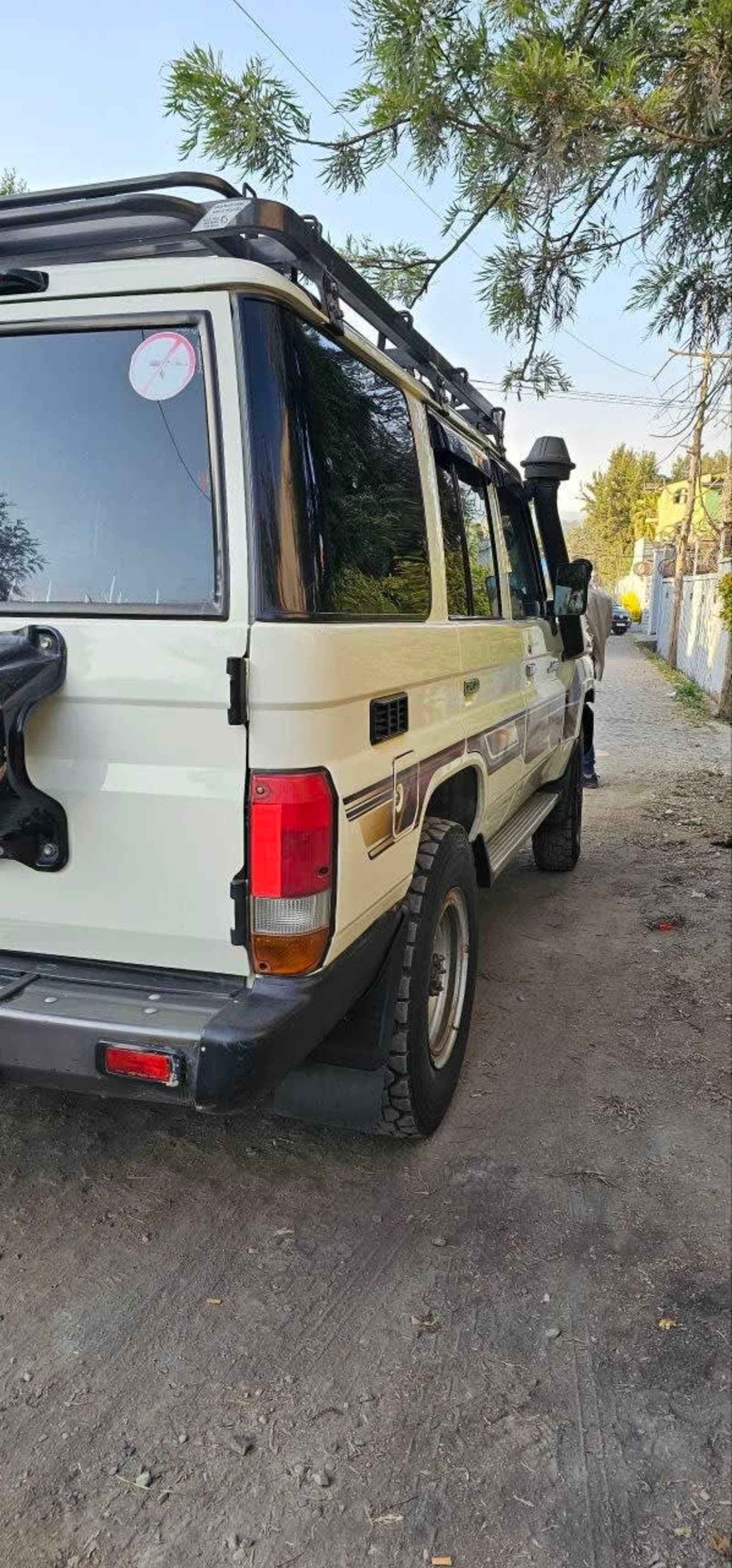 2014 Toyota LandCruiser Mark II — photo 3