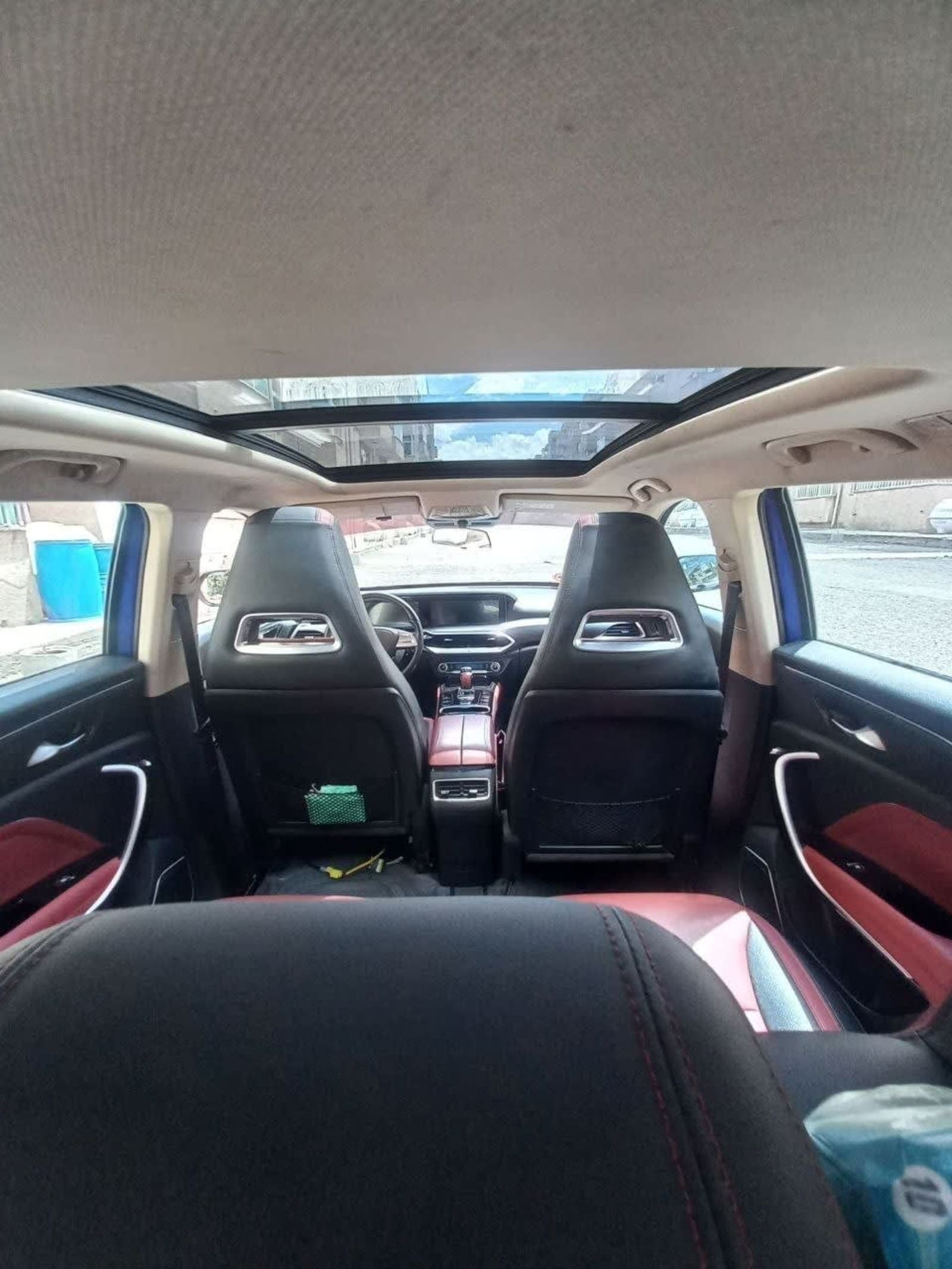2022 FAW Bestune T77 — photo 2