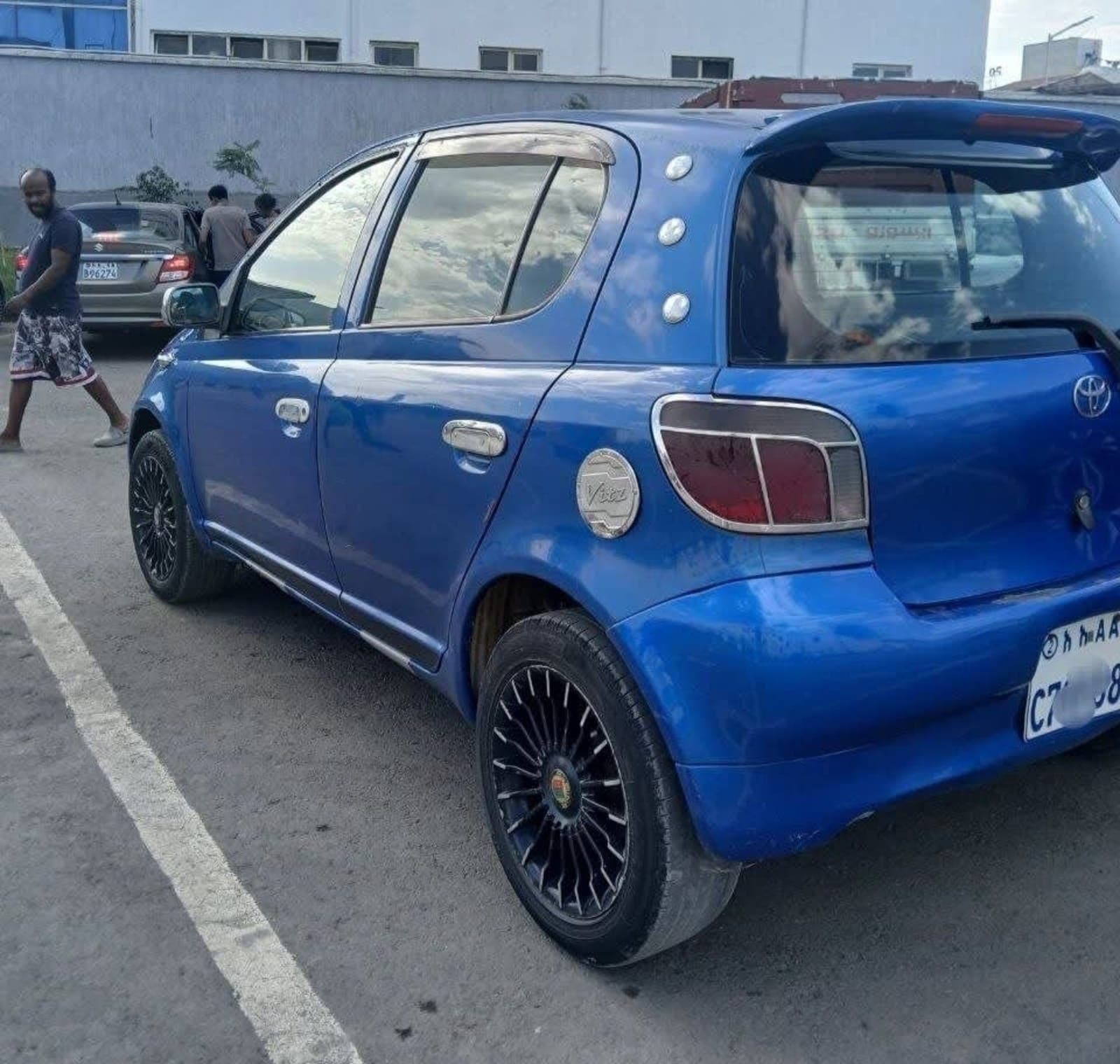 2001 Toyota Vitz — photo 6