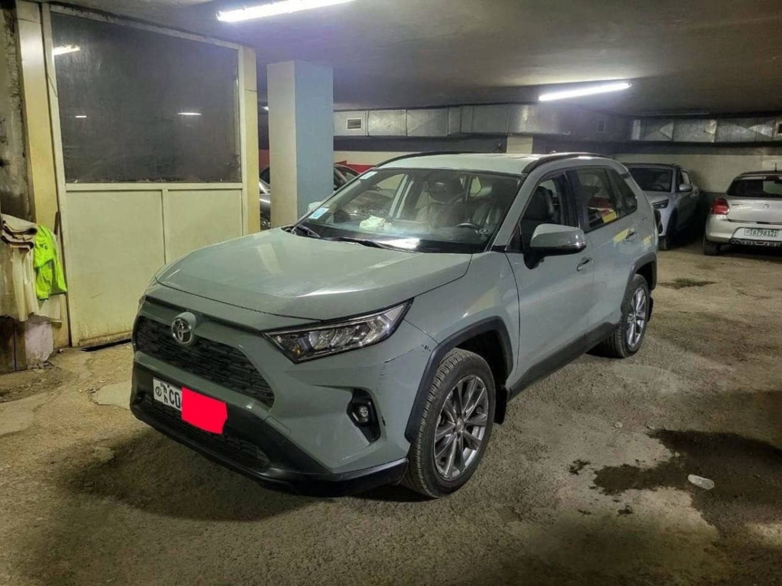2021 TOYOTA RAV4 — photo 2