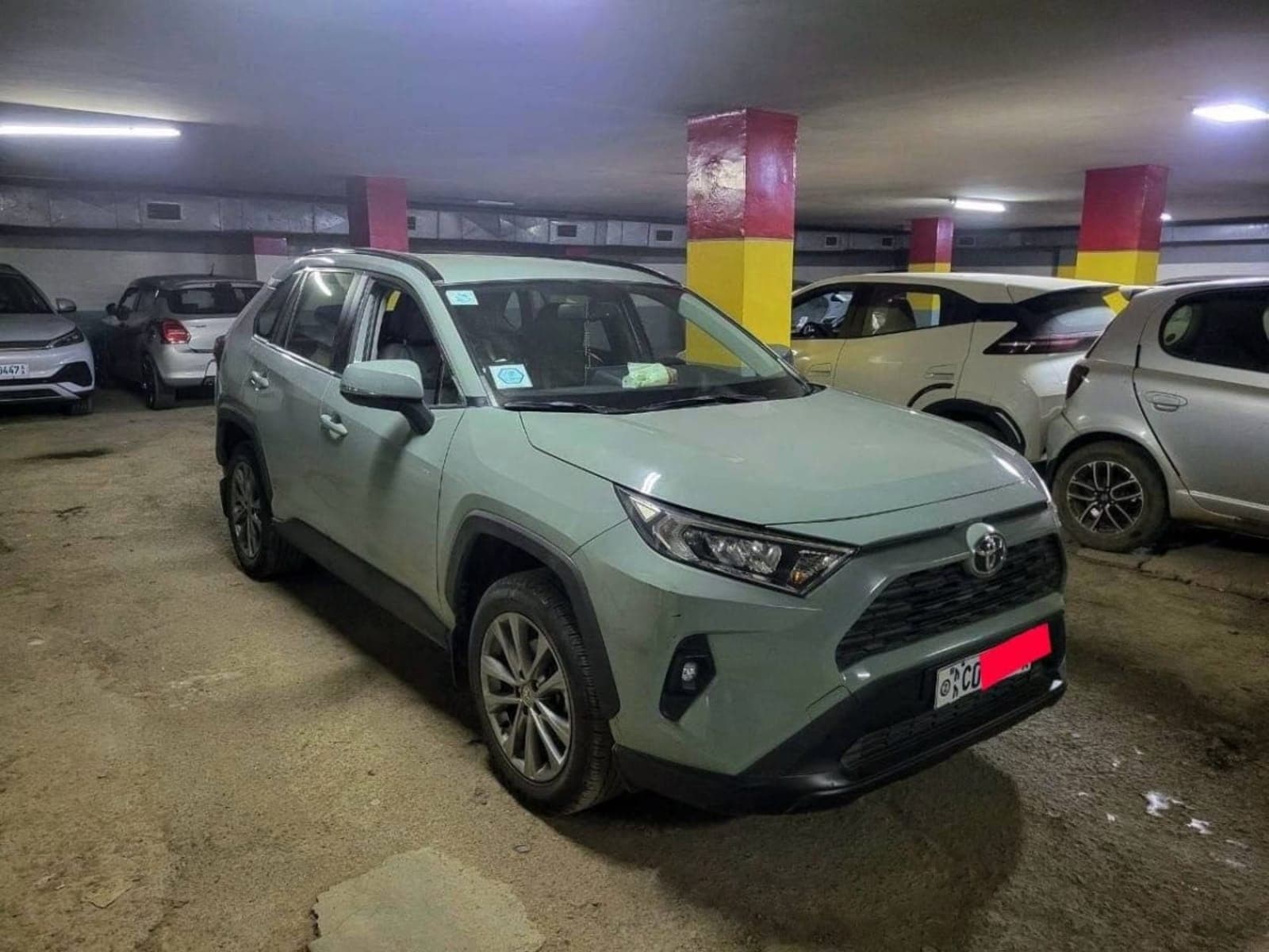 2021 TOYOTA RAV4 — photo 4