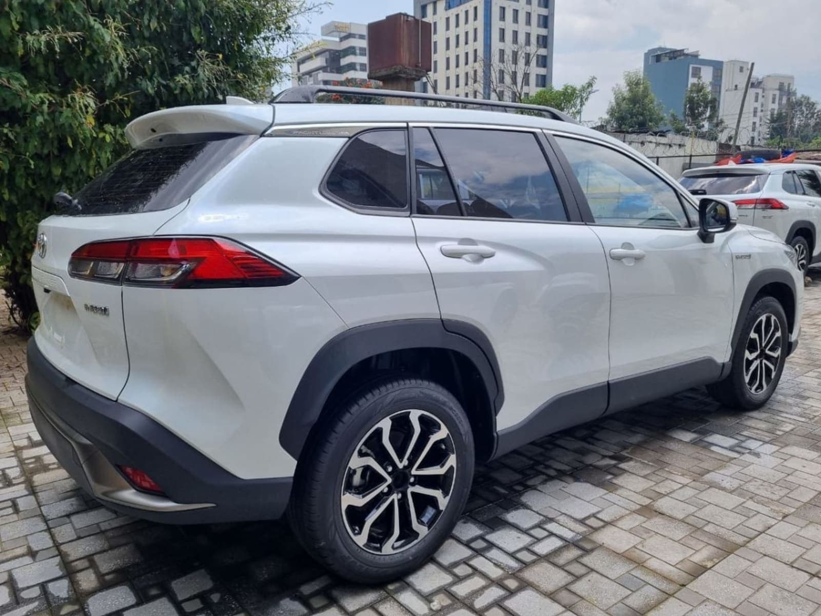 2024 Toyota Front lander Hybrid — photo 2