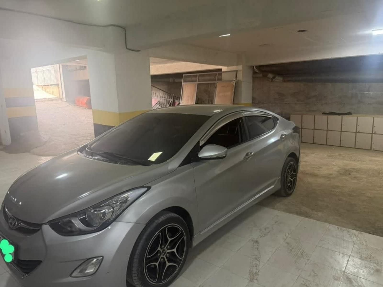 2011 HYUNDAI ELANTRA — photo 1